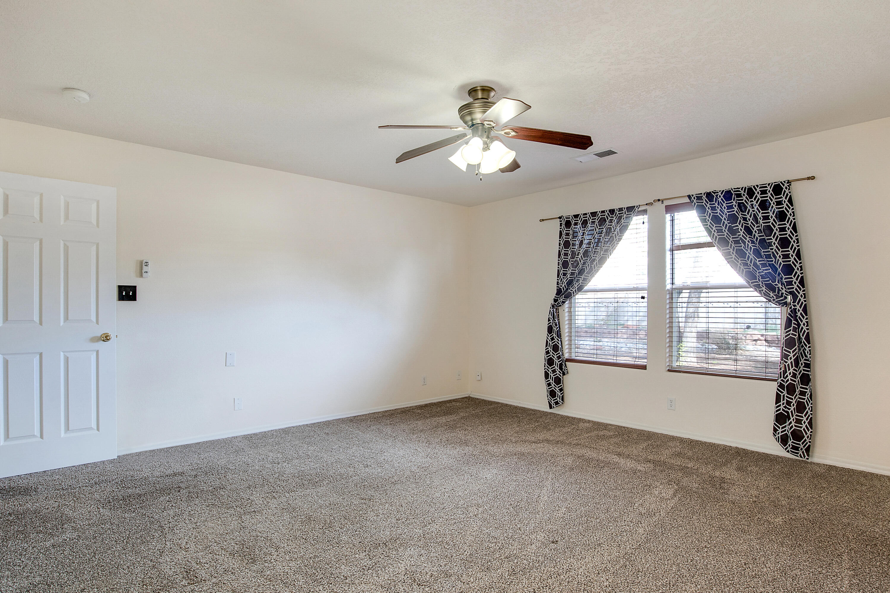 5031 WOODHAVEN Drive NE