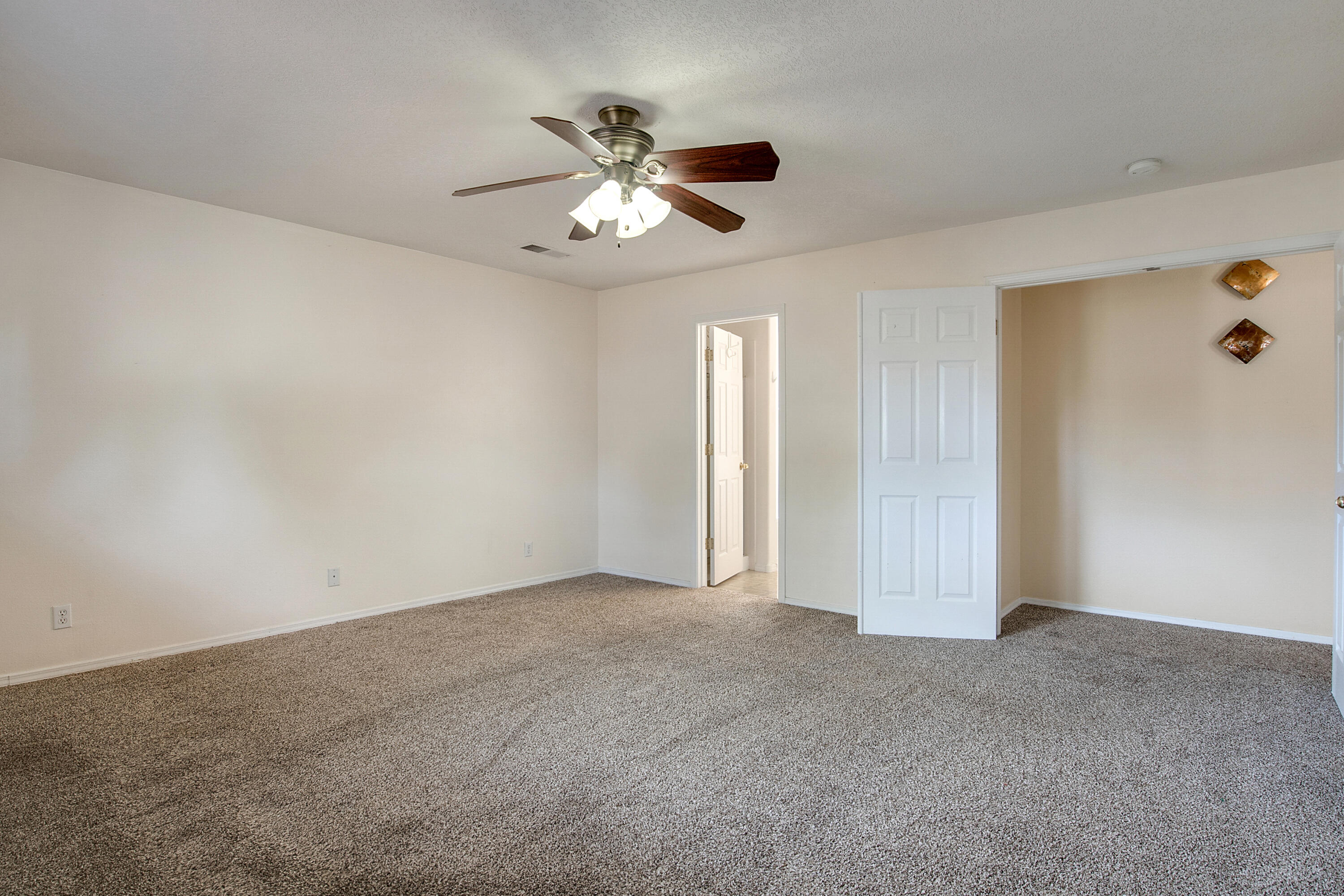 5031 WOODHAVEN Drive NE