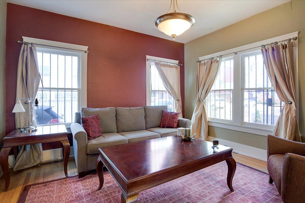 315 8TH Street SW