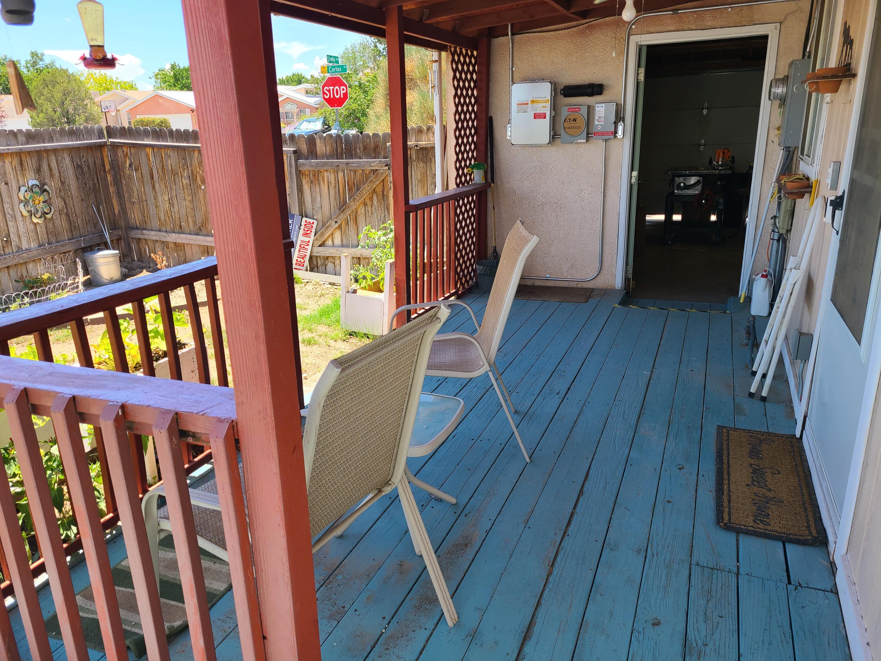416 Carfax Place SW
