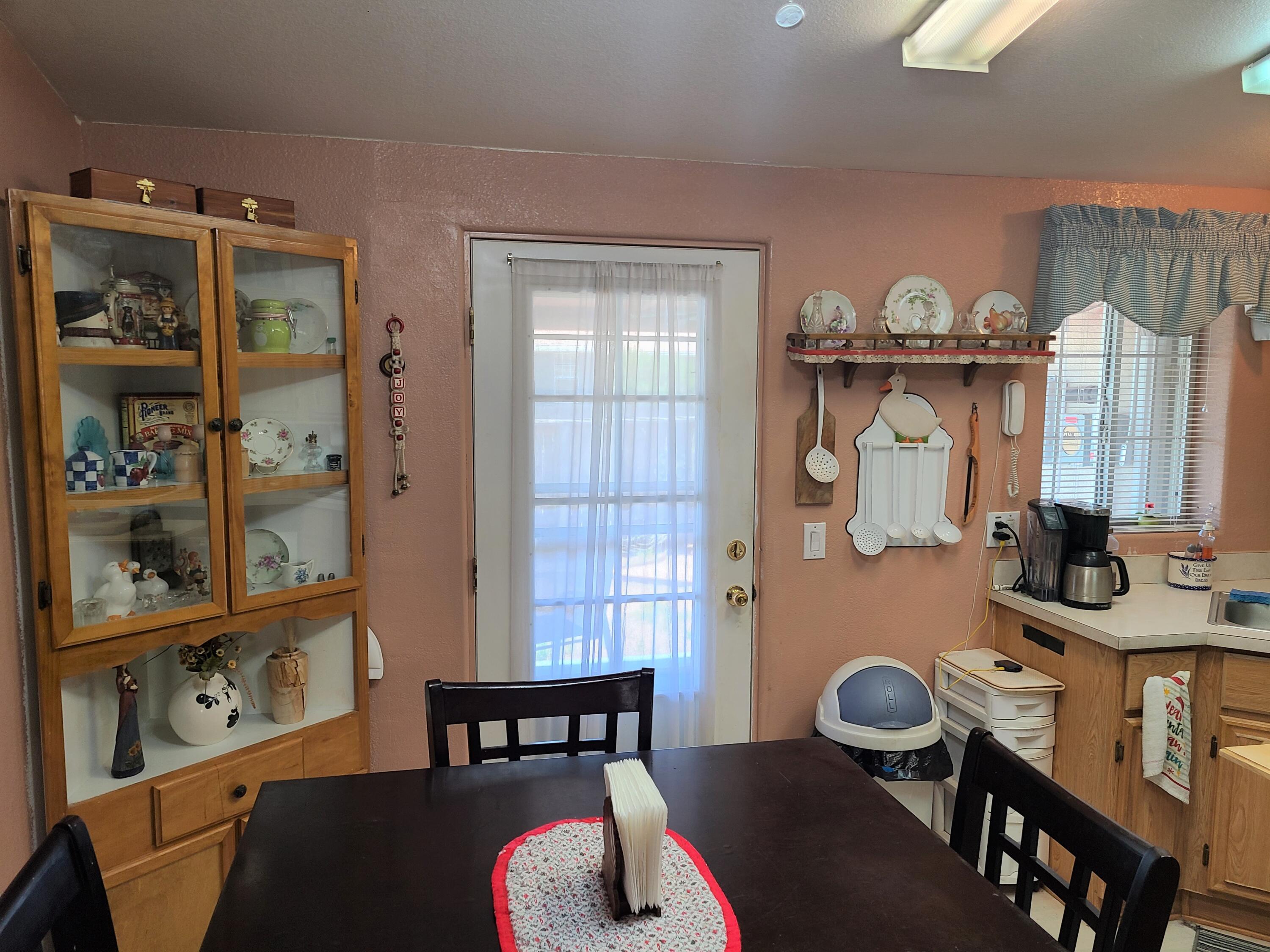 416 Carfax Place SW