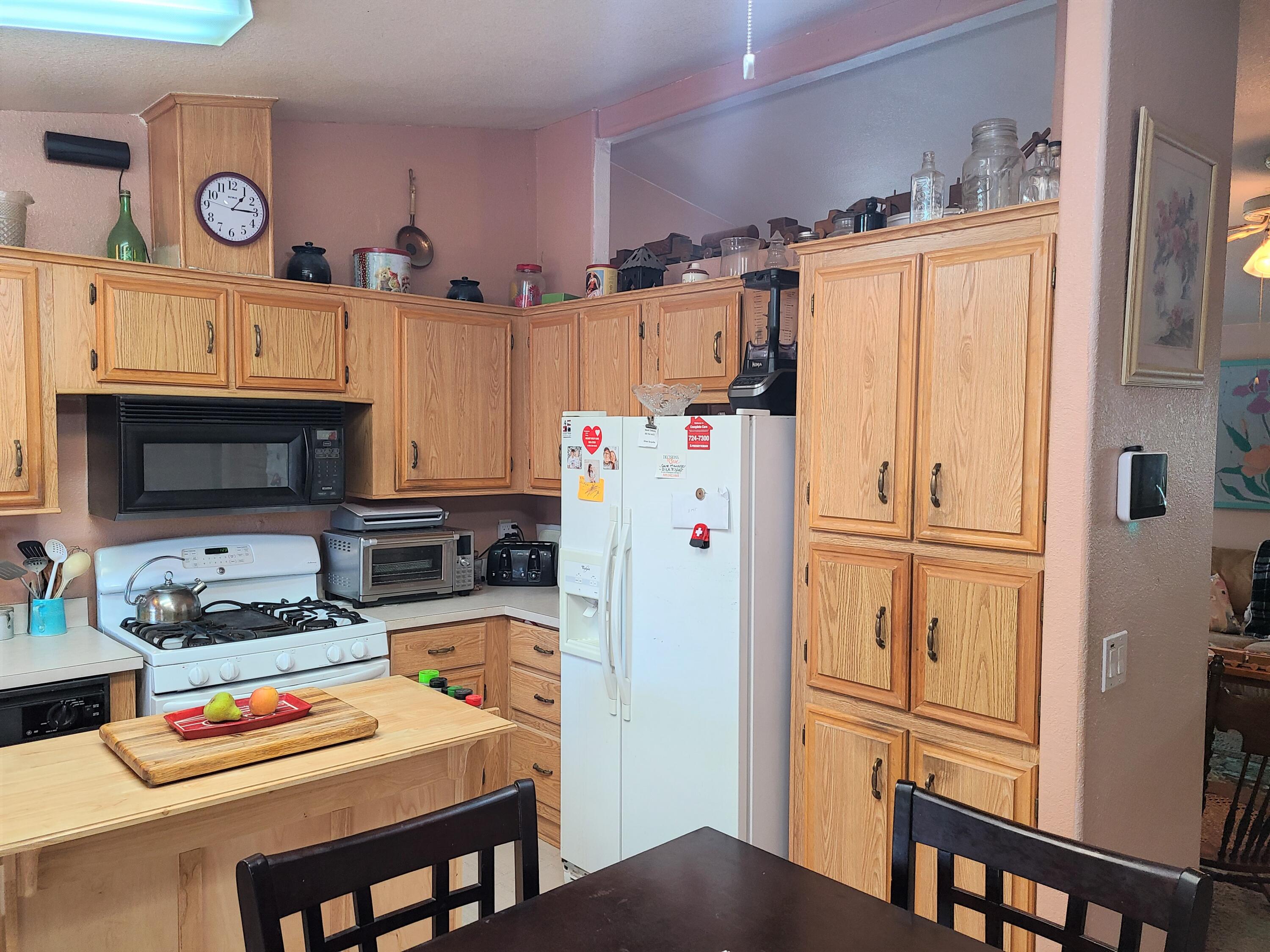 416 Carfax Place SW