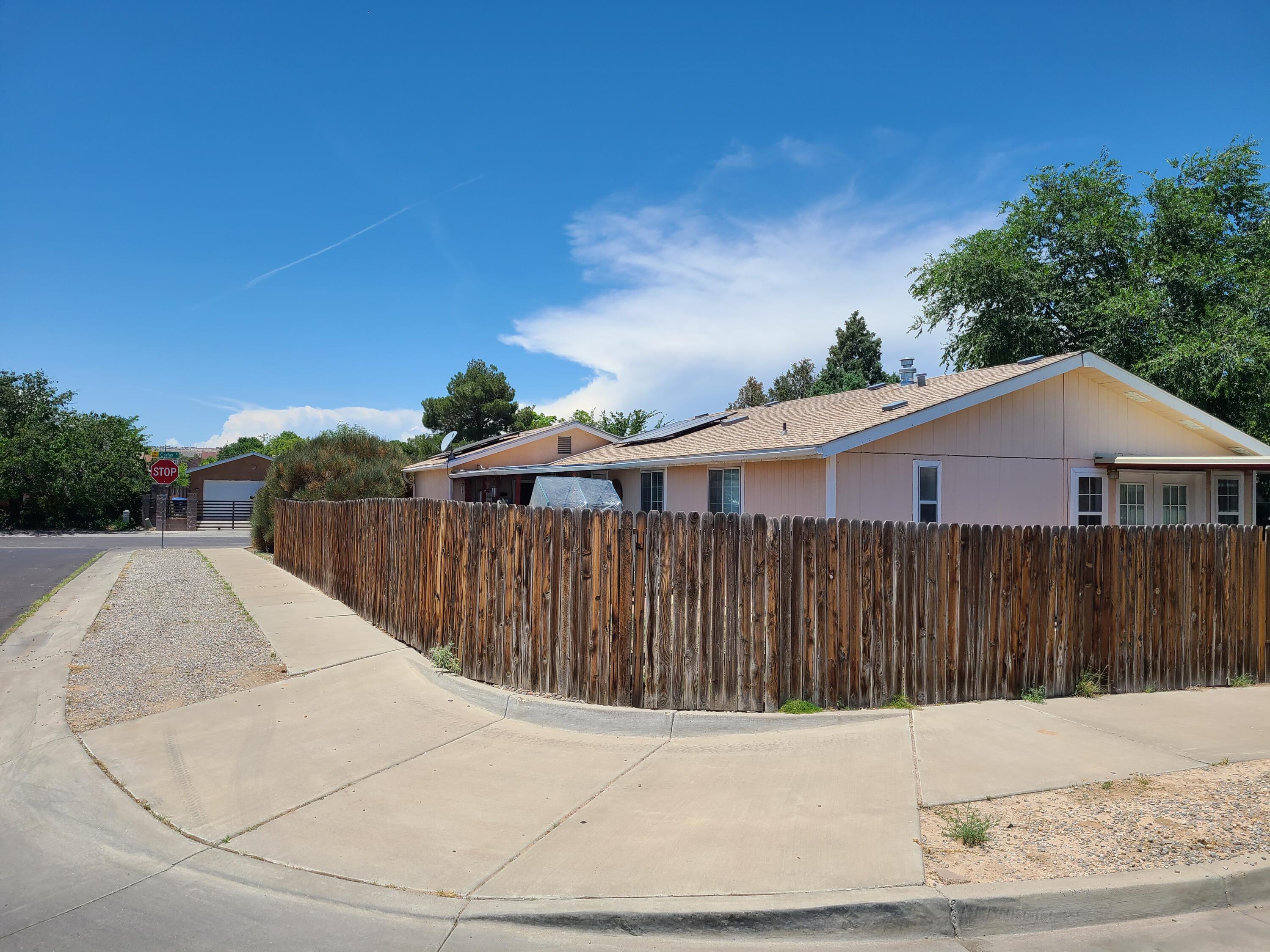 416 Carfax Place SW