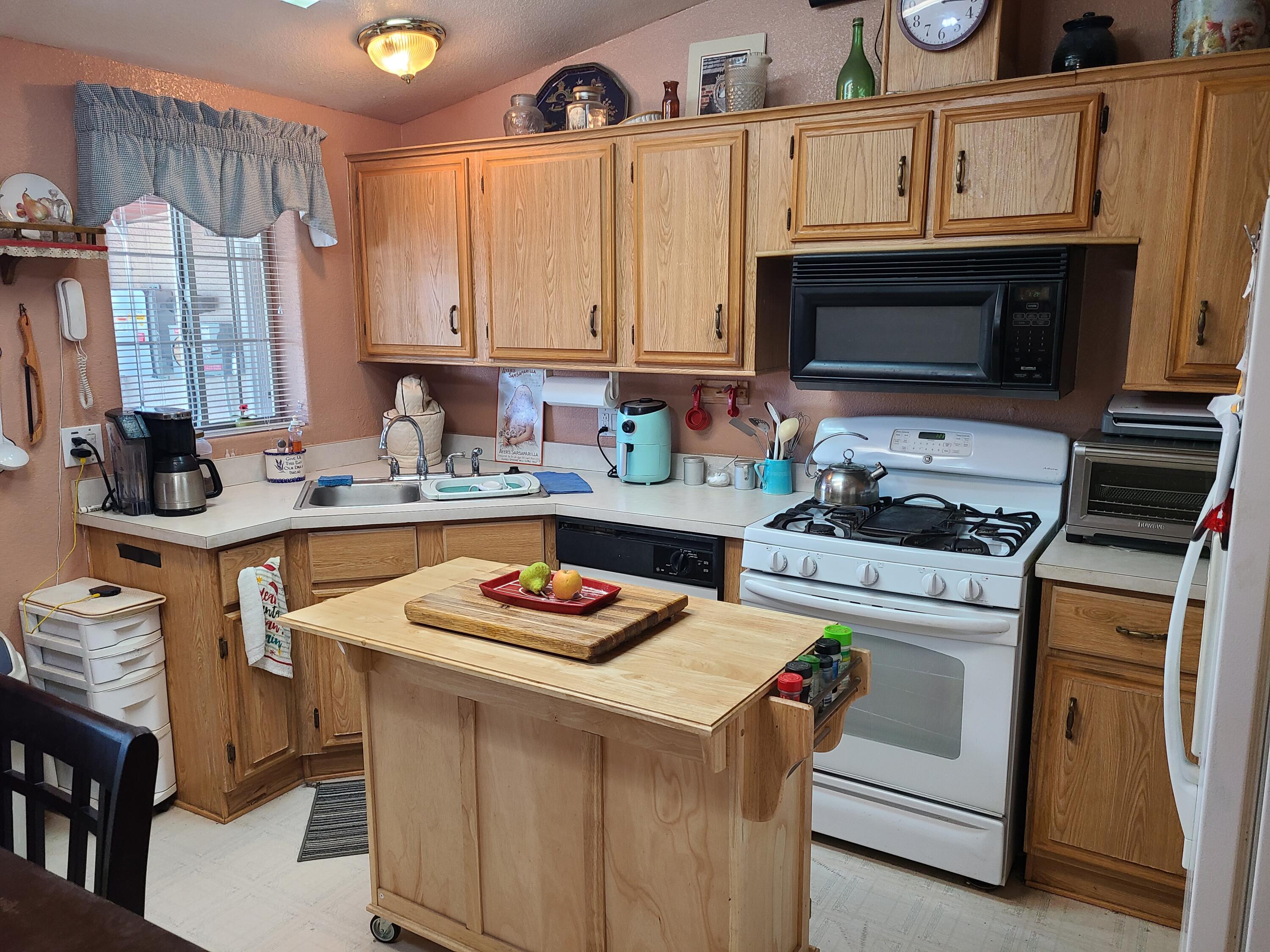 416 Carfax Place SW