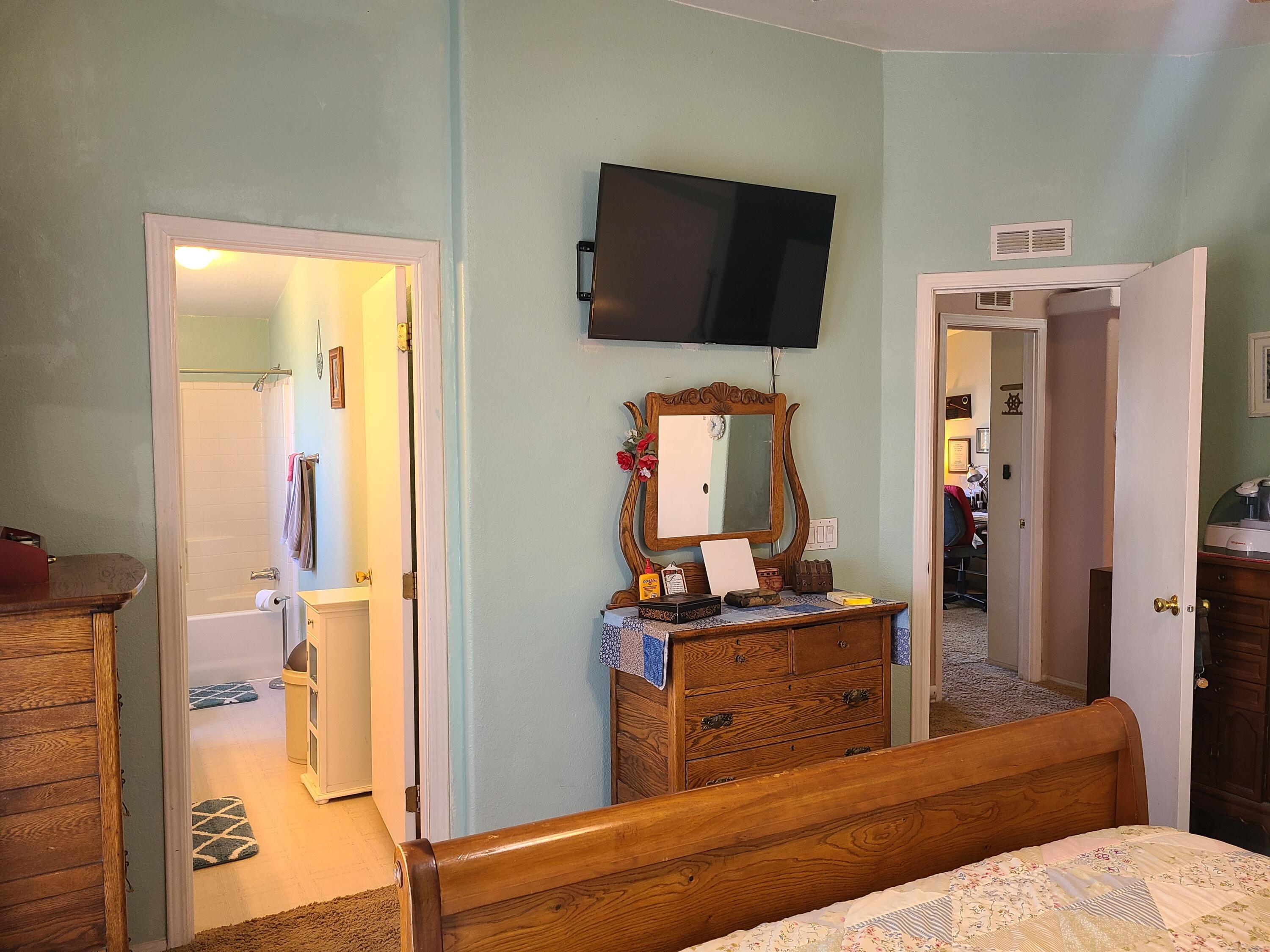 416 Carfax Place SW