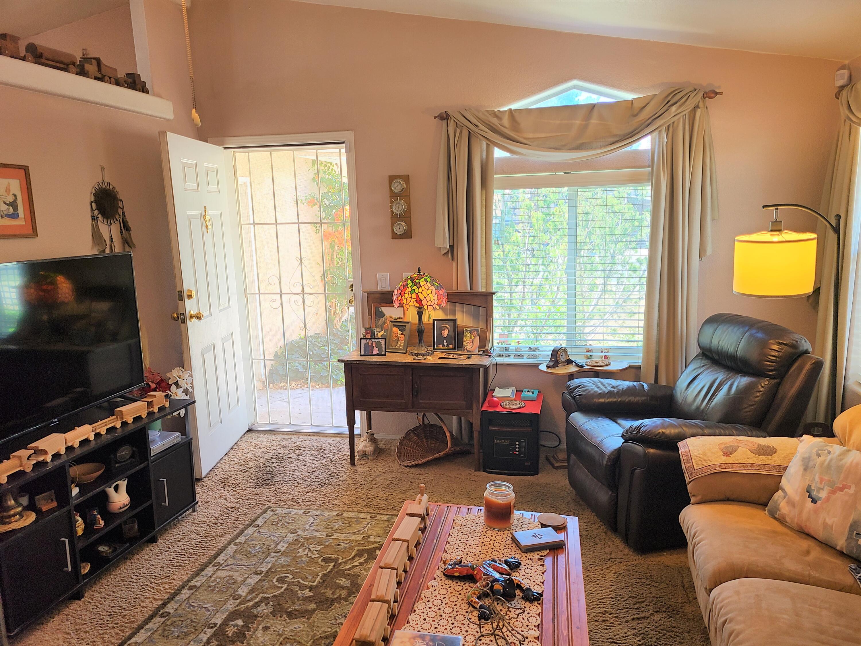 416 Carfax Place SW