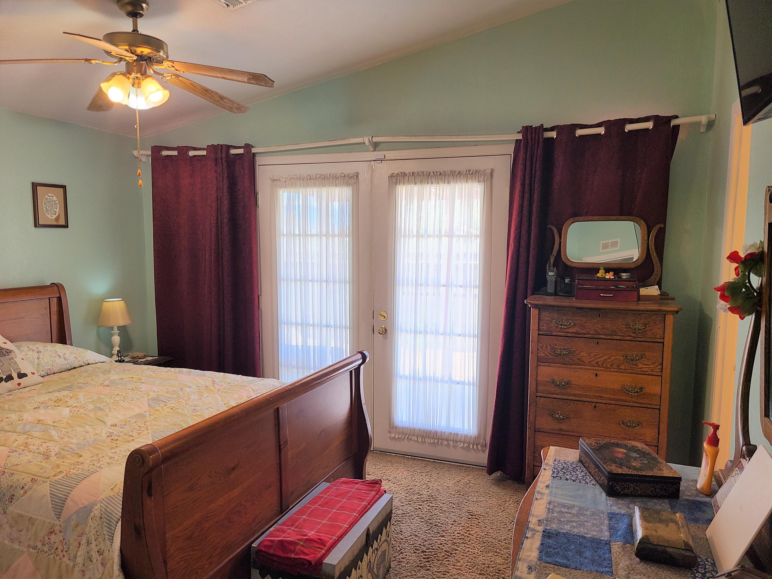 416 Carfax Place SW