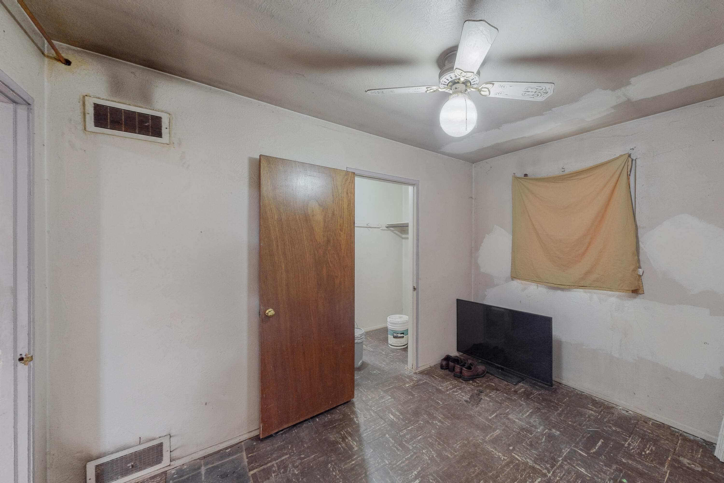 5408 EUCLID Avenue NE