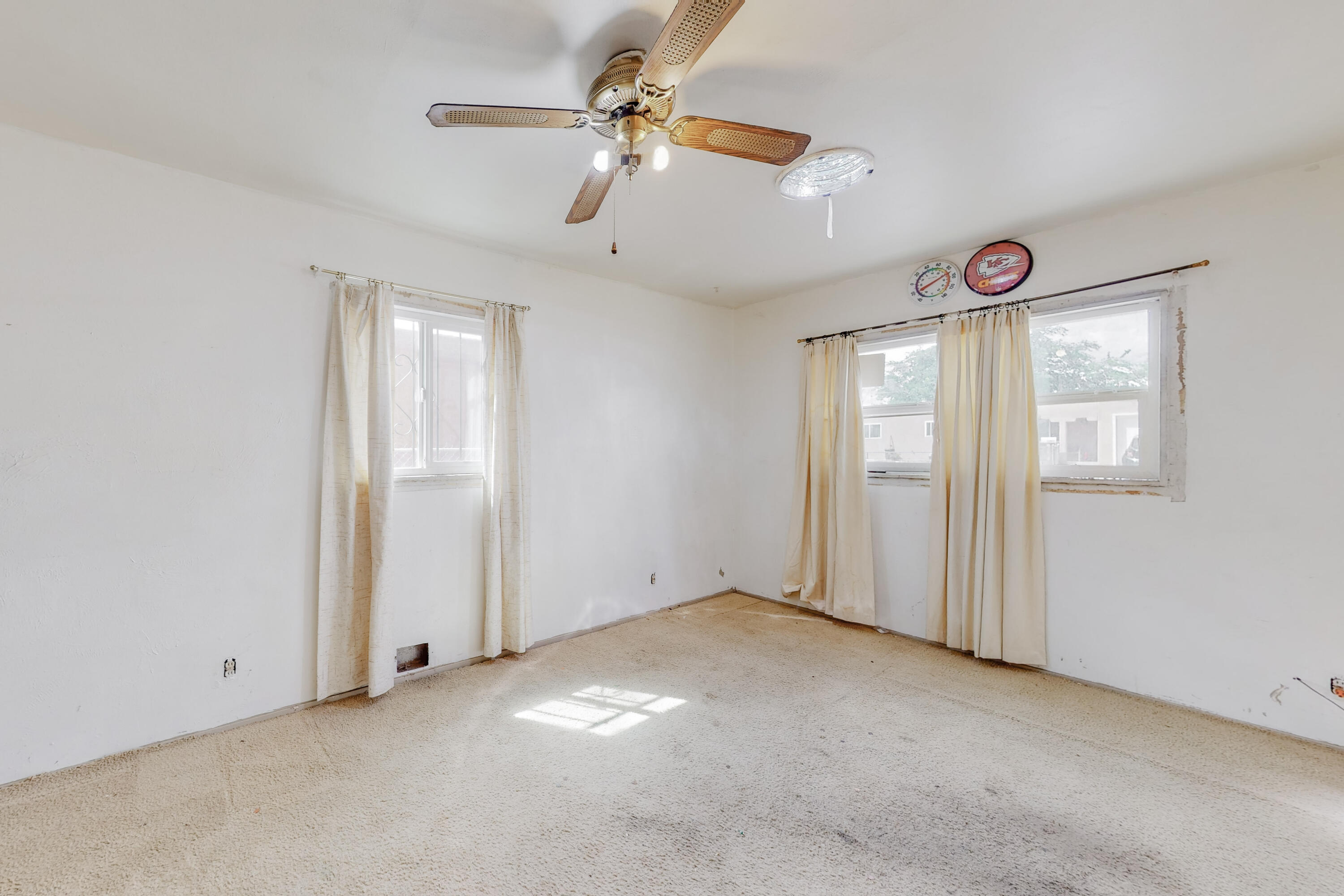 5408 EUCLID Avenue NE