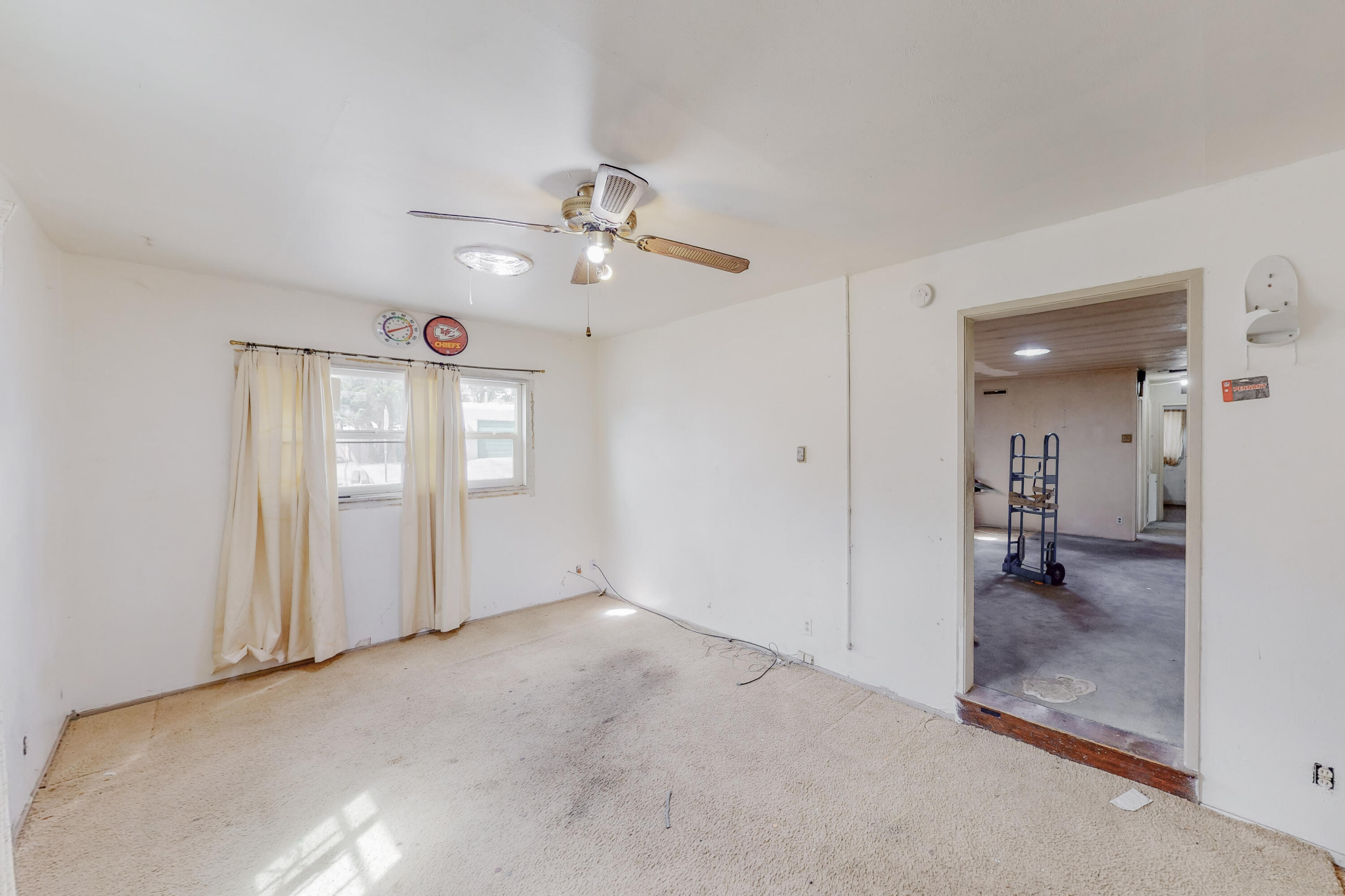 5408 EUCLID Avenue NE