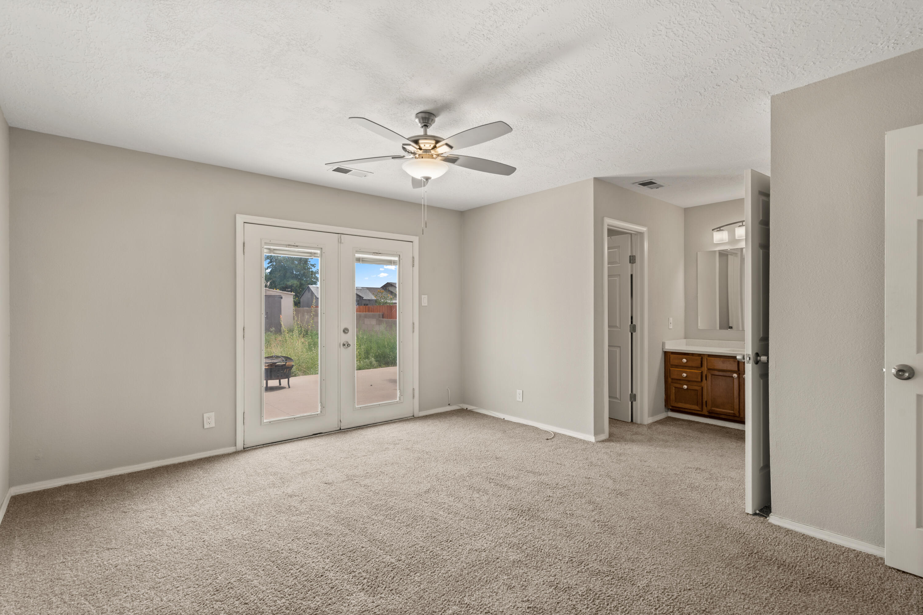 488 STALLION Road SE
