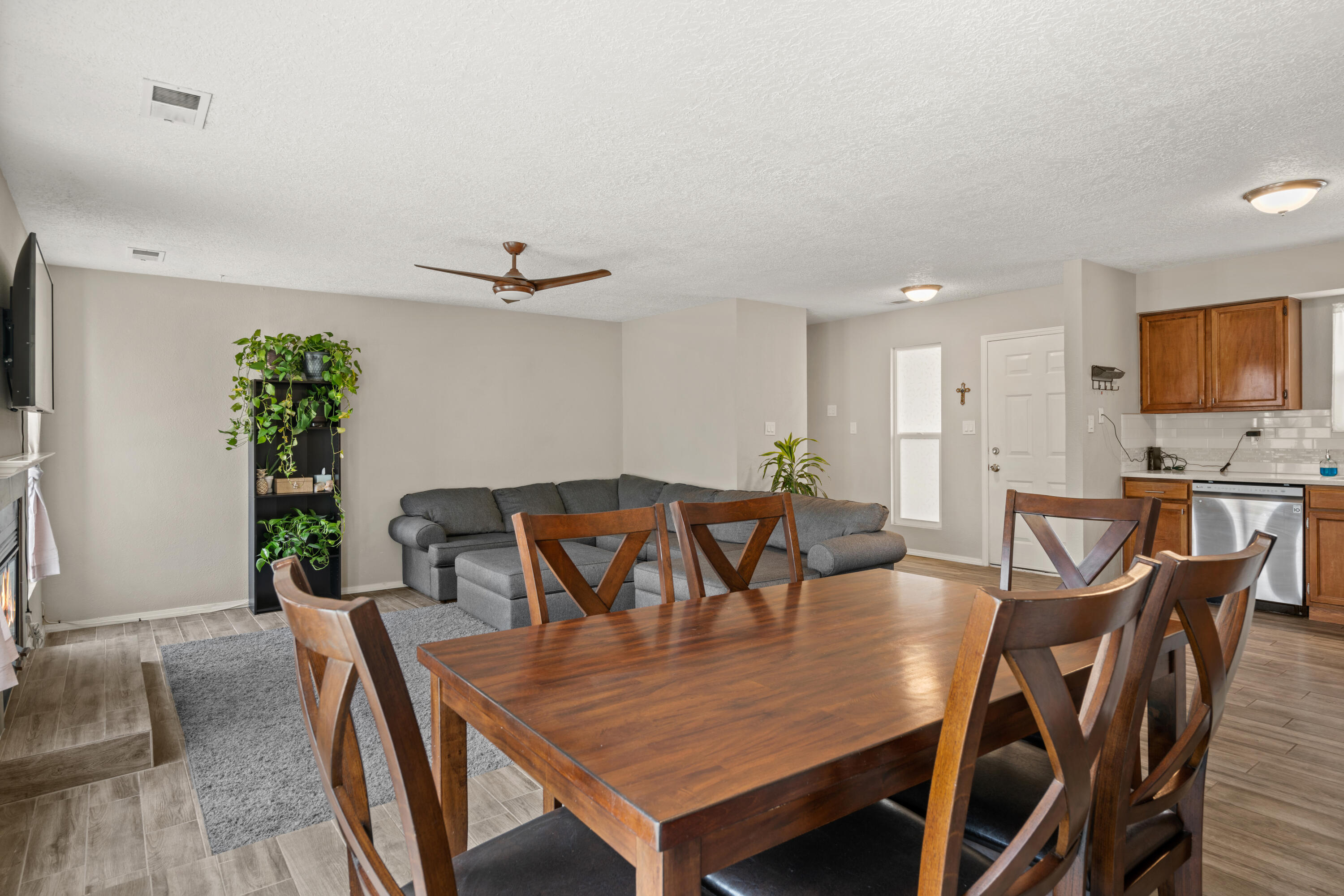 488 STALLION Road SE