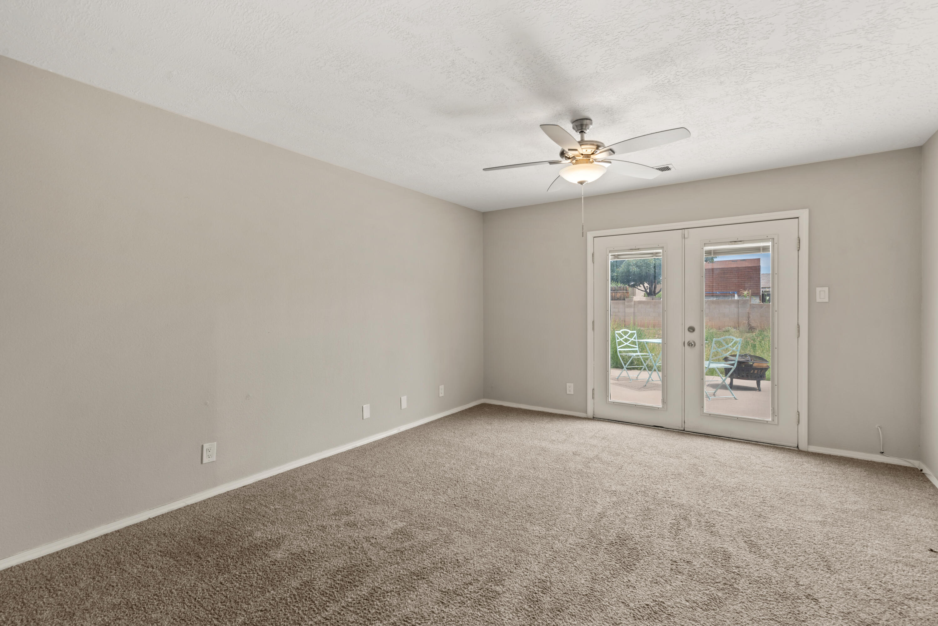 488 STALLION Road SE