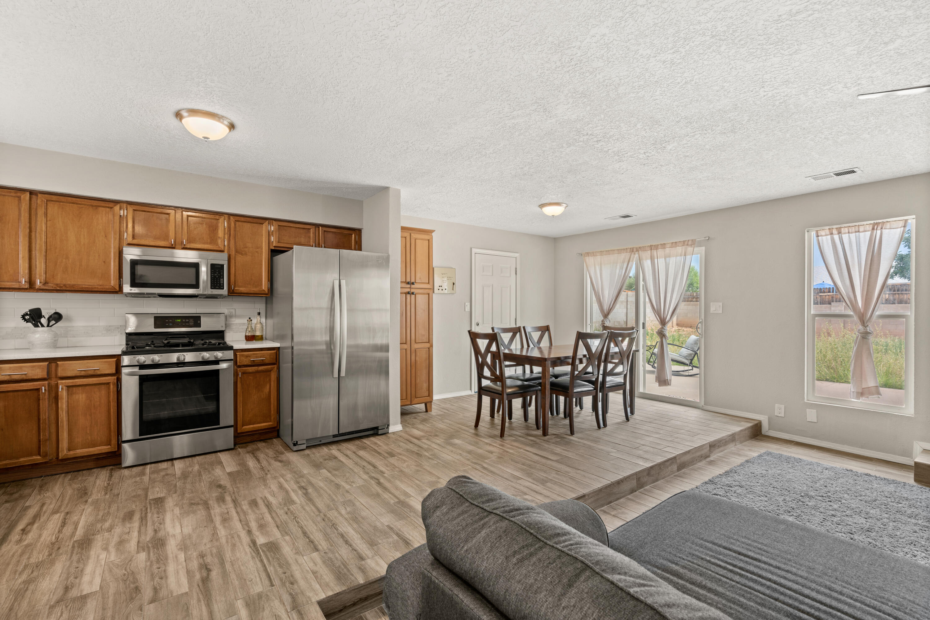 488 STALLION Road SE