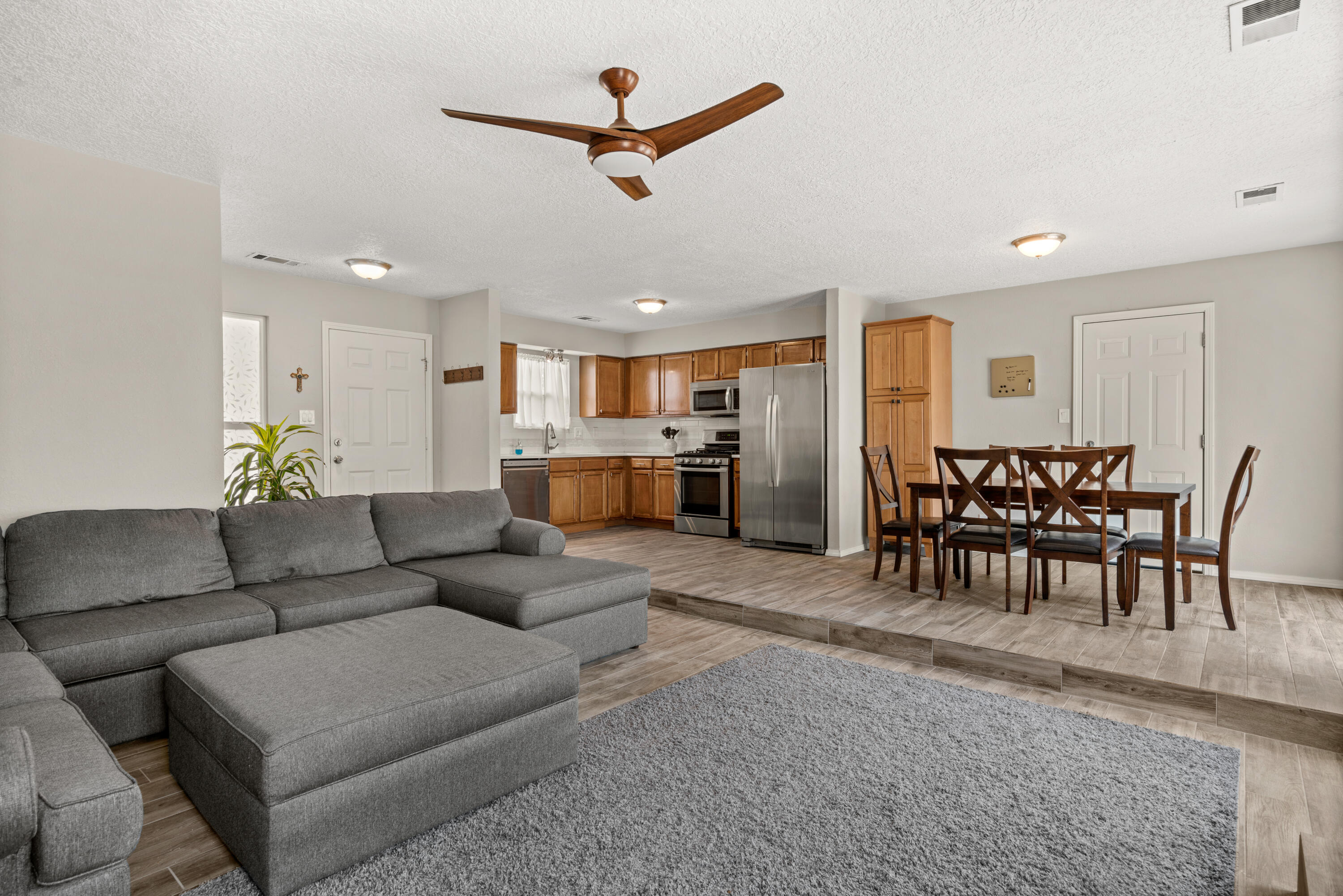 488 STALLION Road SE