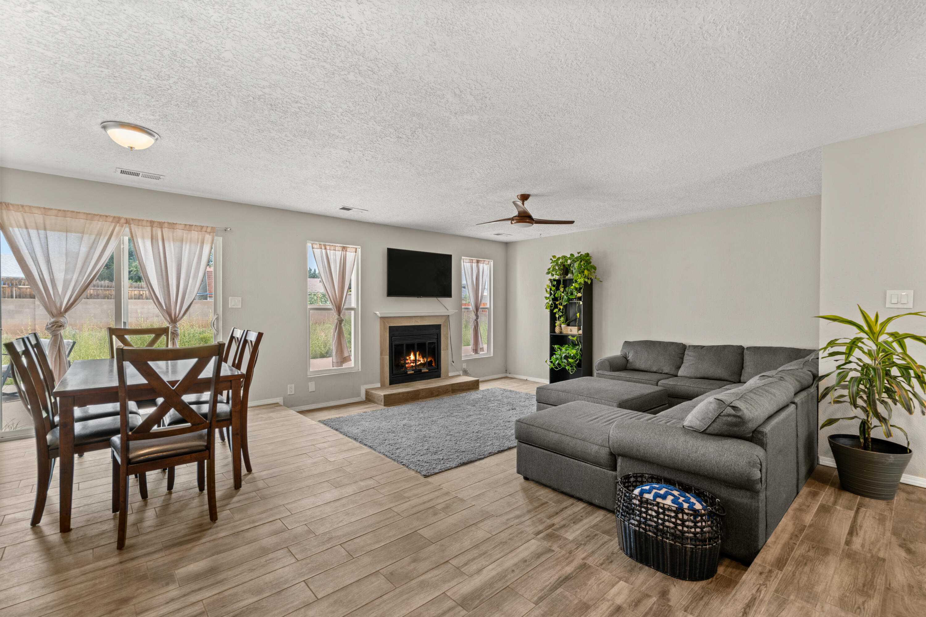 488 STALLION Road SE
