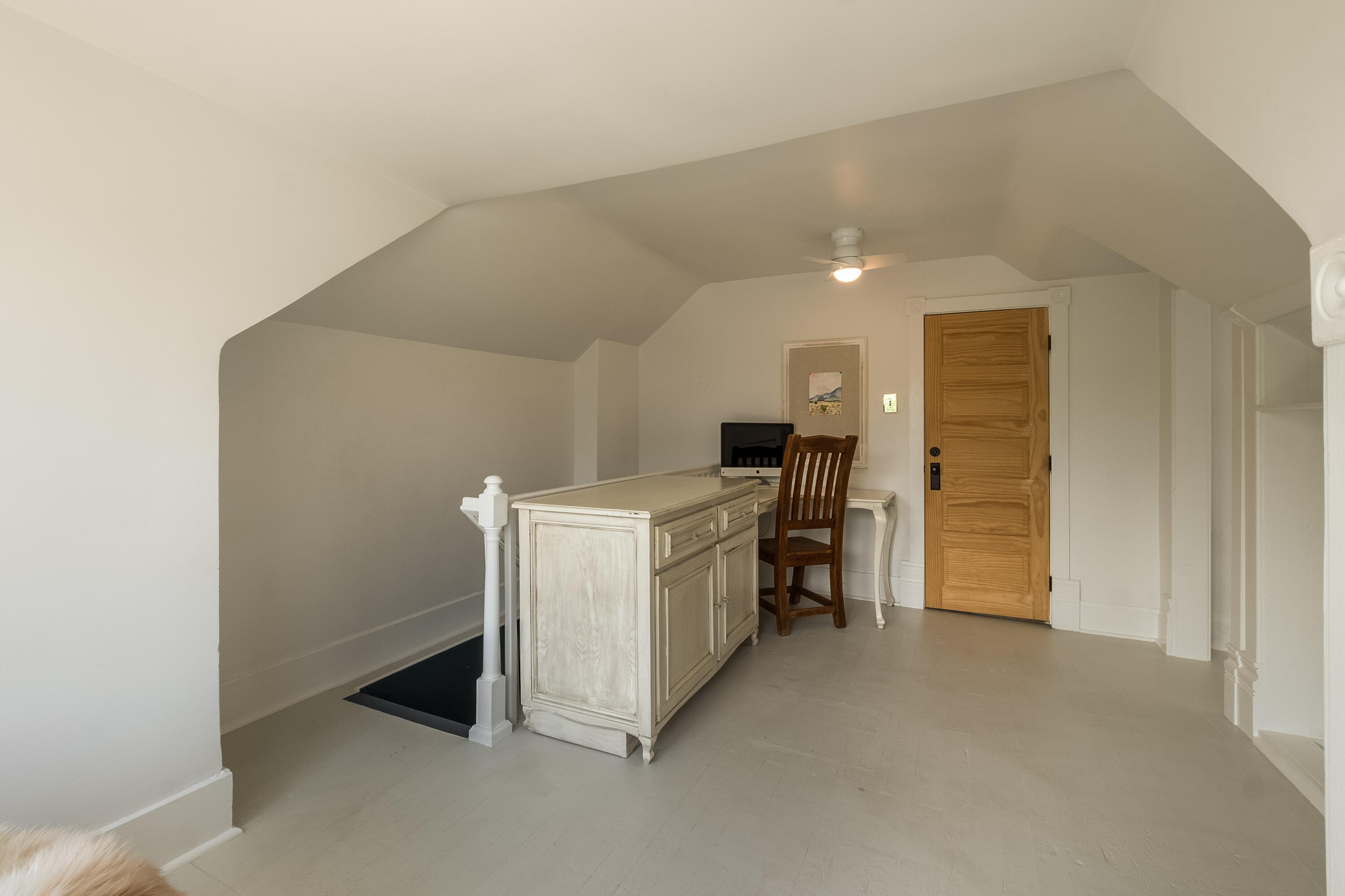 306 EDITH Boulevard SE
