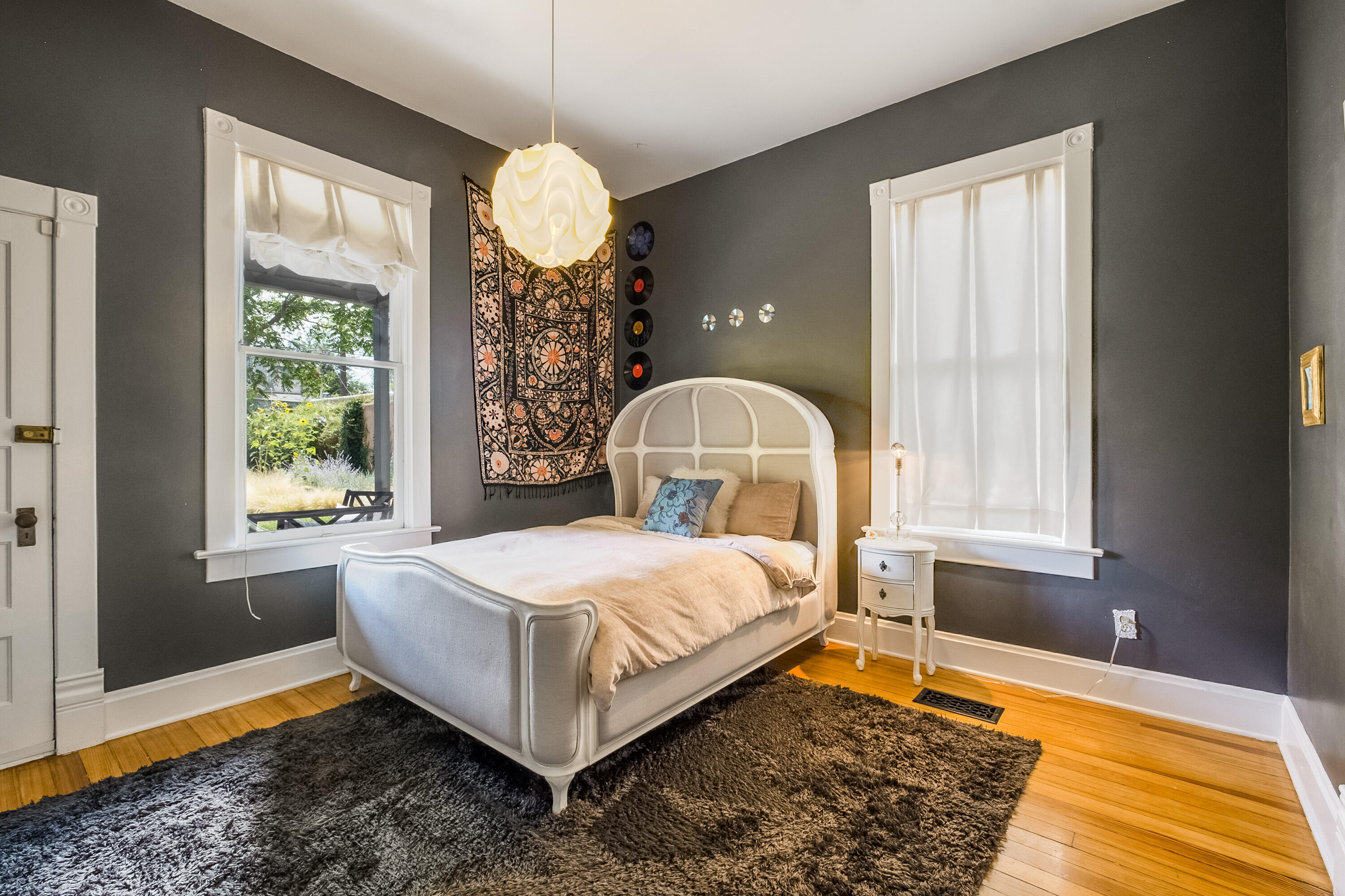 306 EDITH Boulevard SE