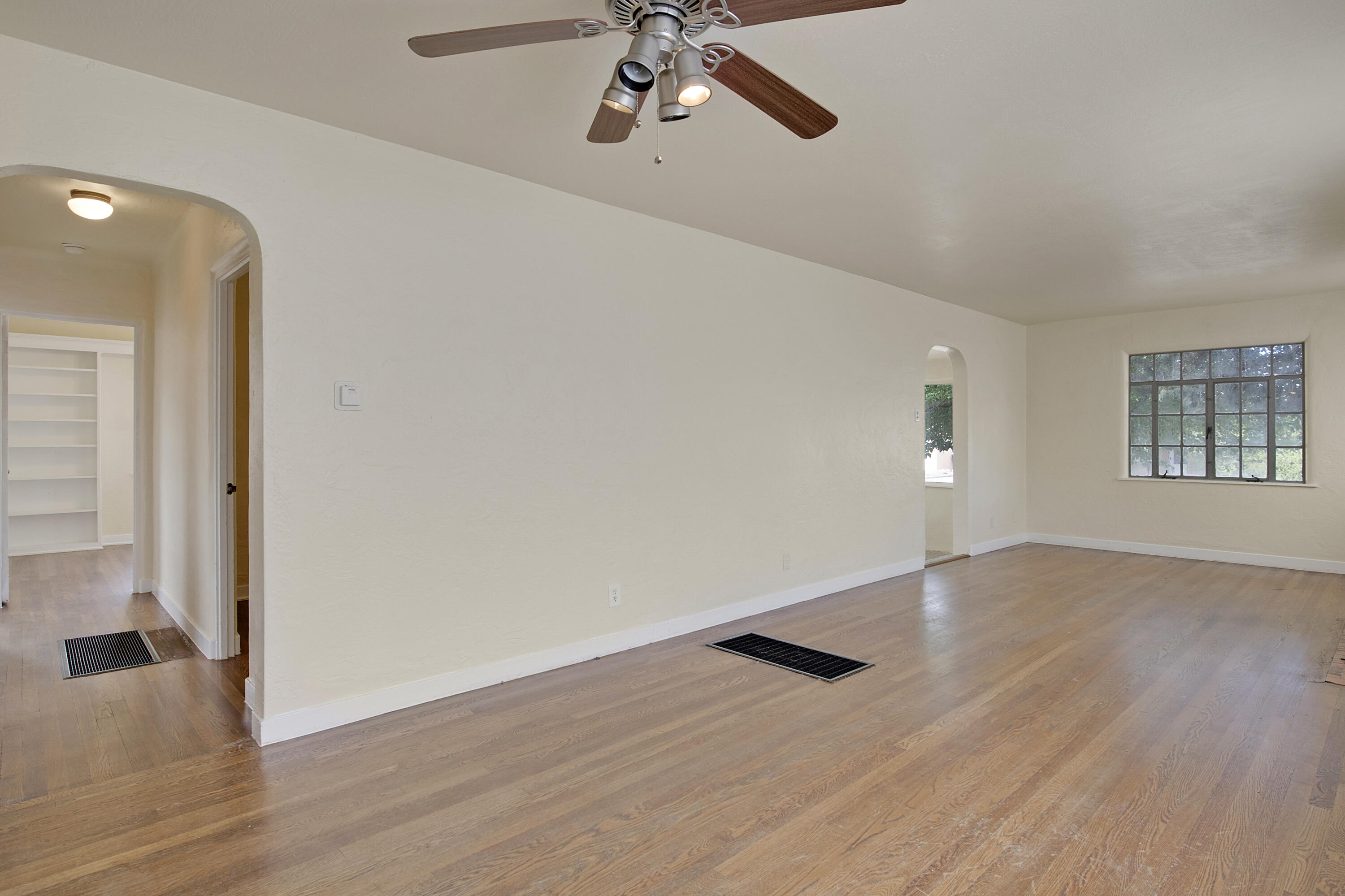 622 DARTMOUTH Drive NE