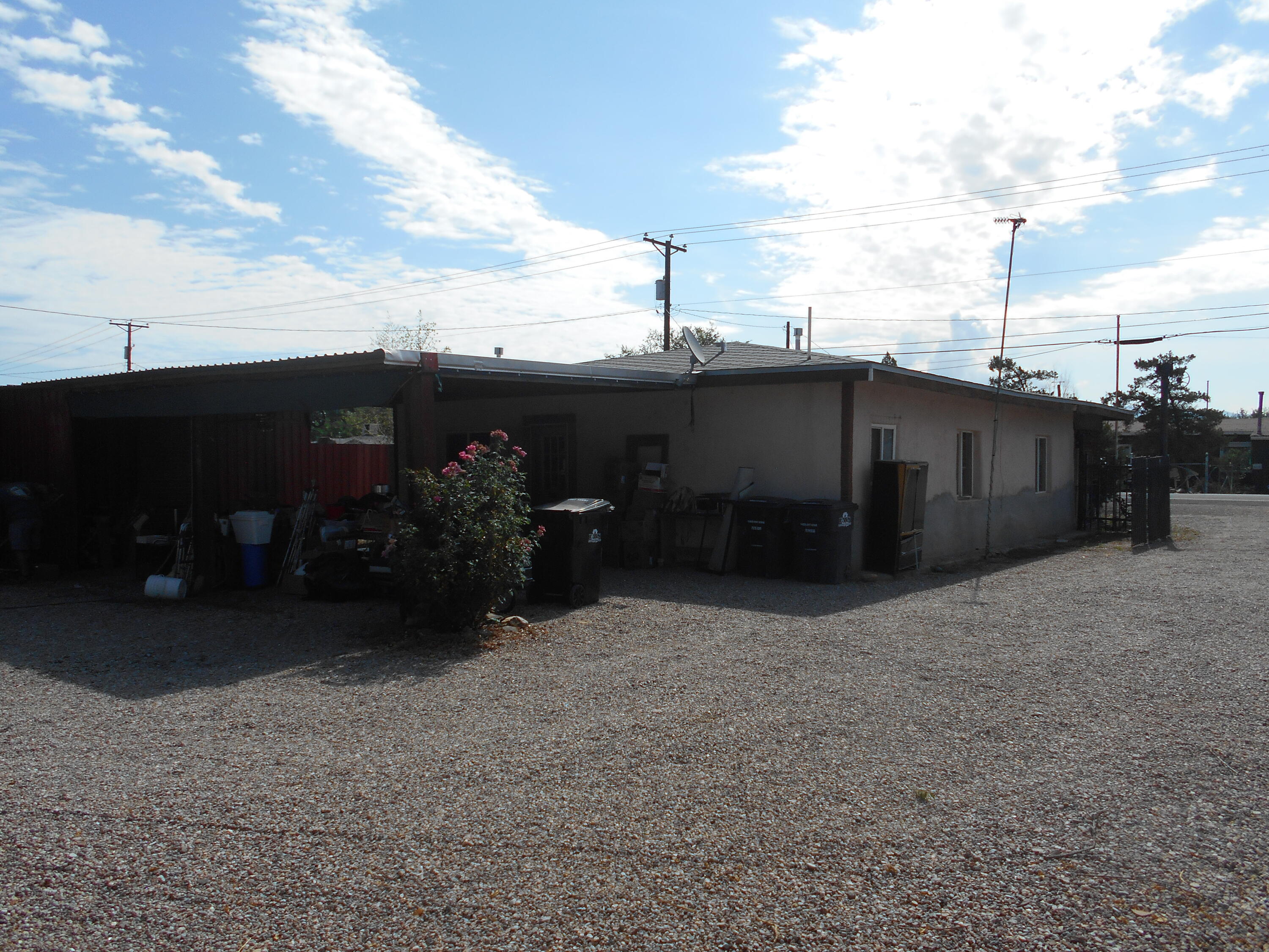 656 JARALES Road