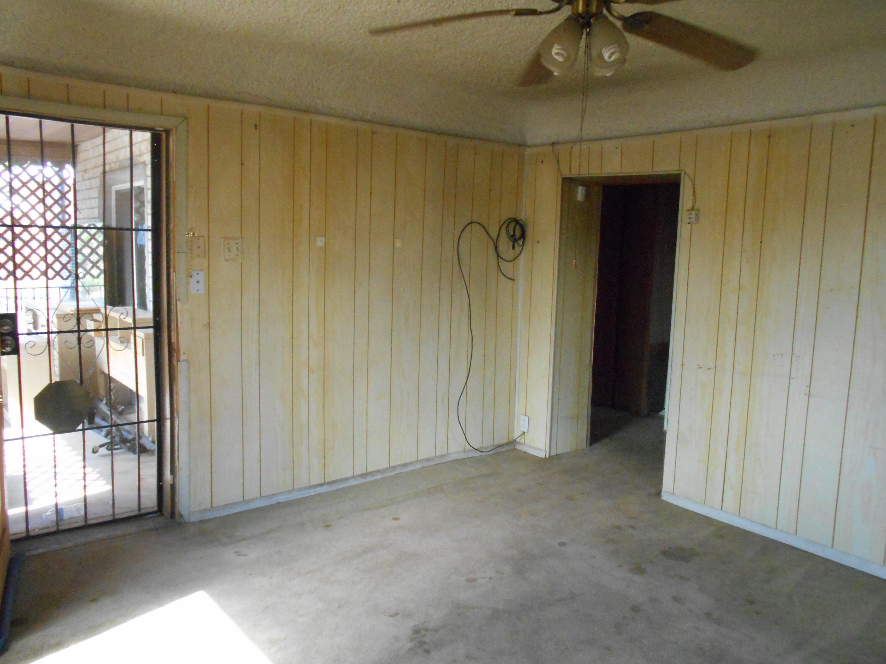 656 JARALES Road