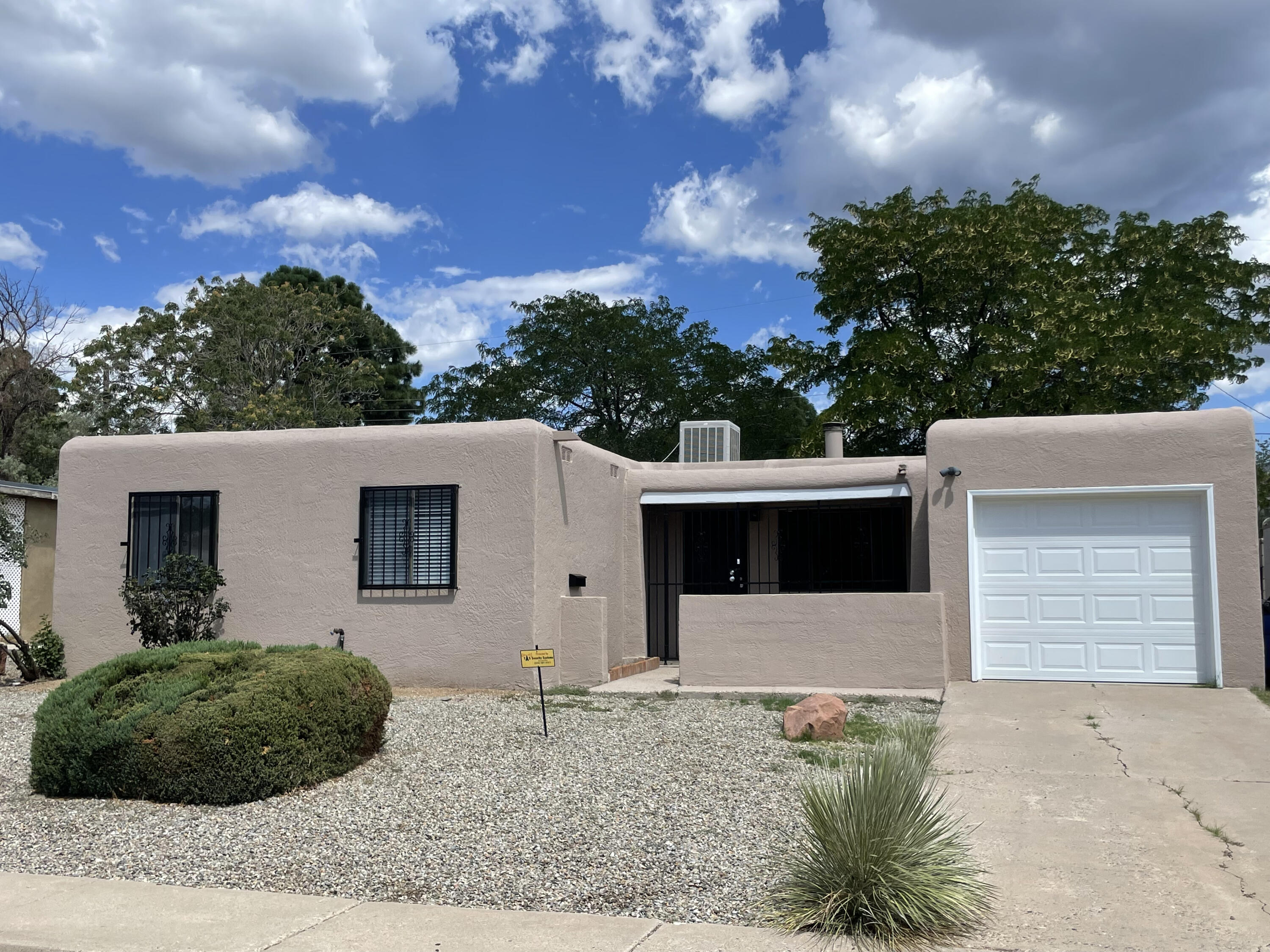 1512 DOROTHY Street NE