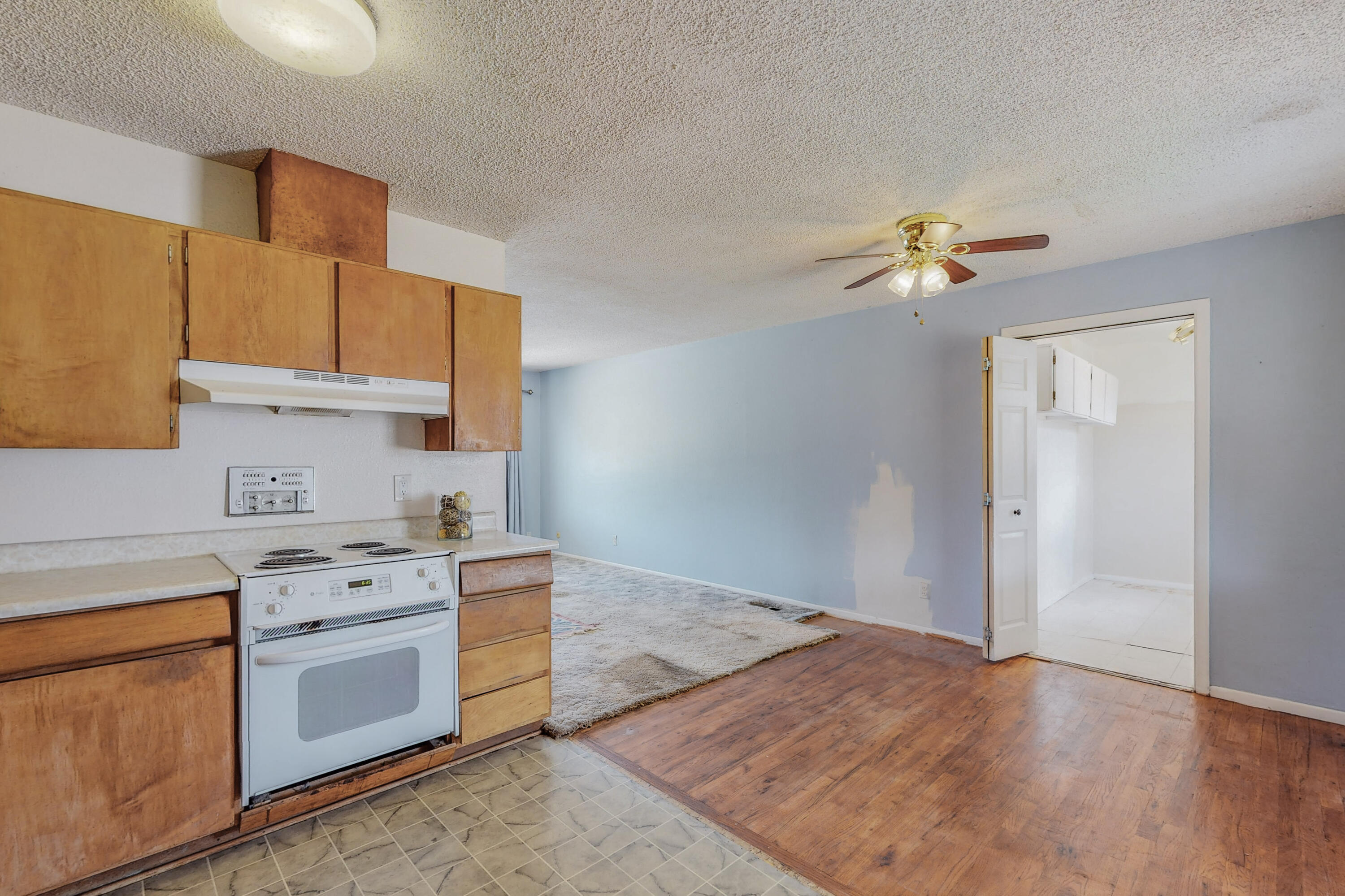 10516 LEXINGTON Avenue NE