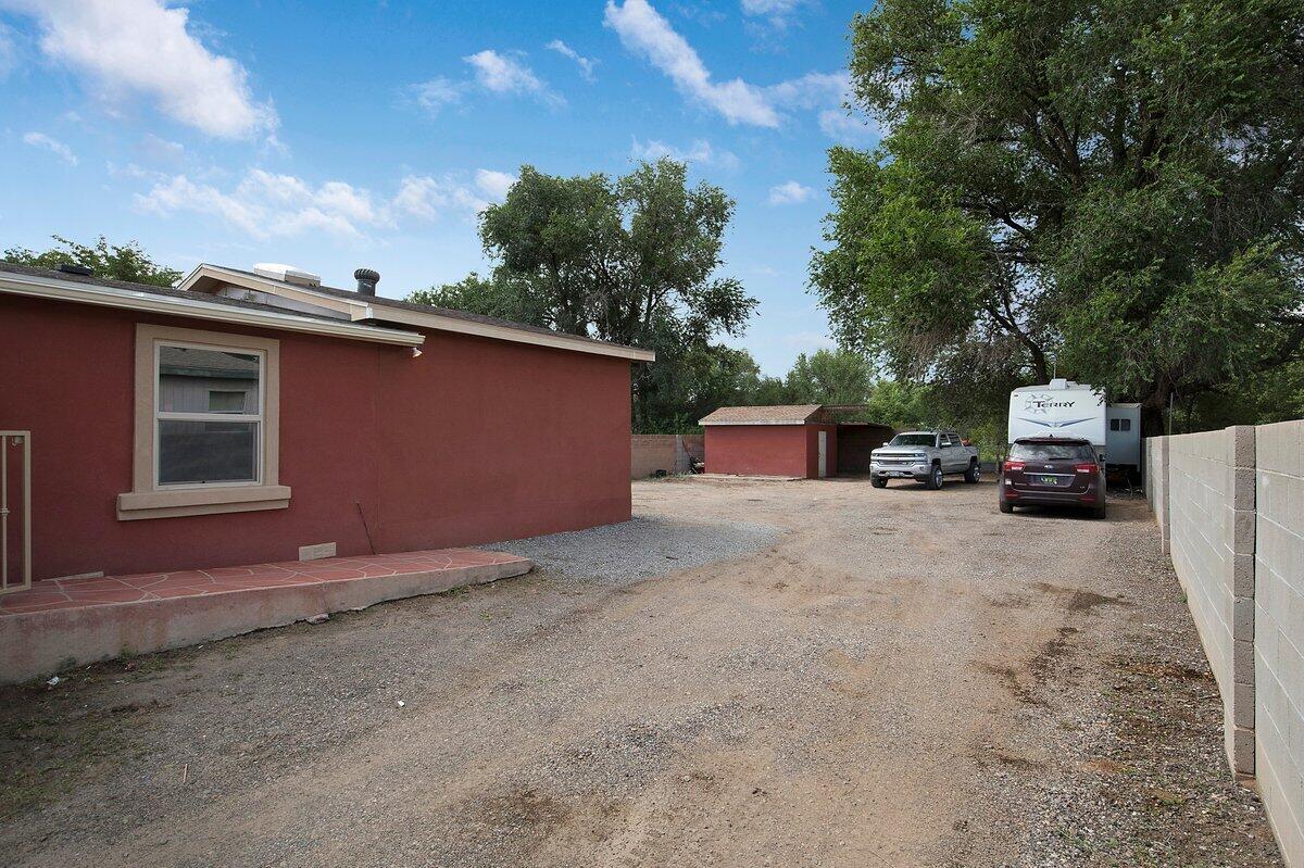 2713 BARCELONA Road SW