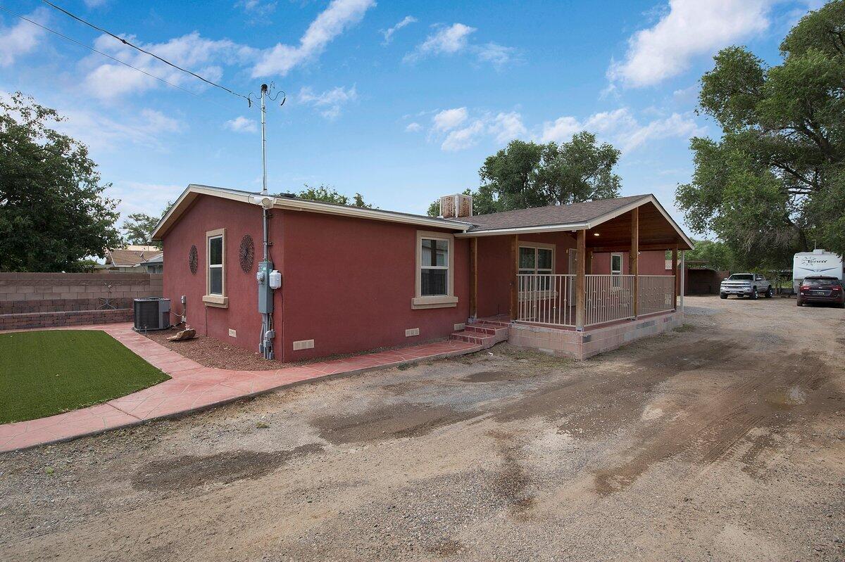 2713 BARCELONA Road SW