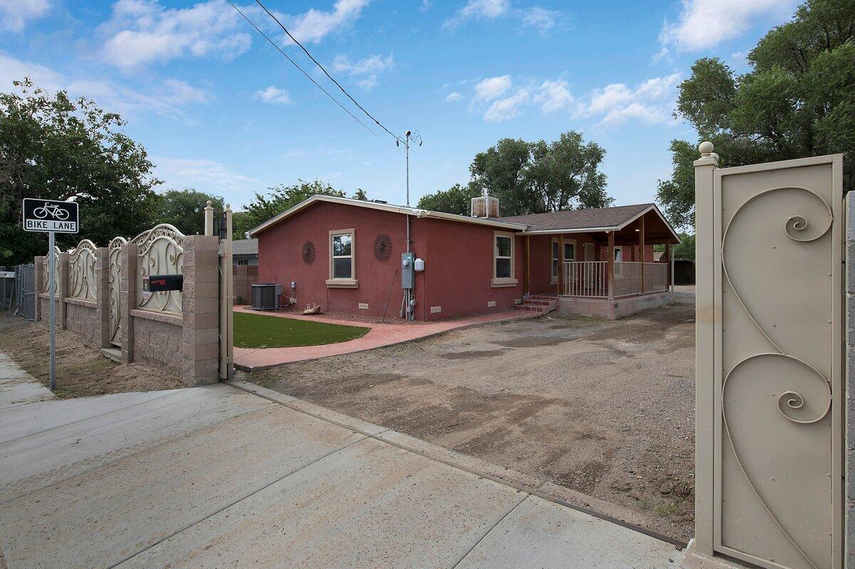 2713 BARCELONA Road SW