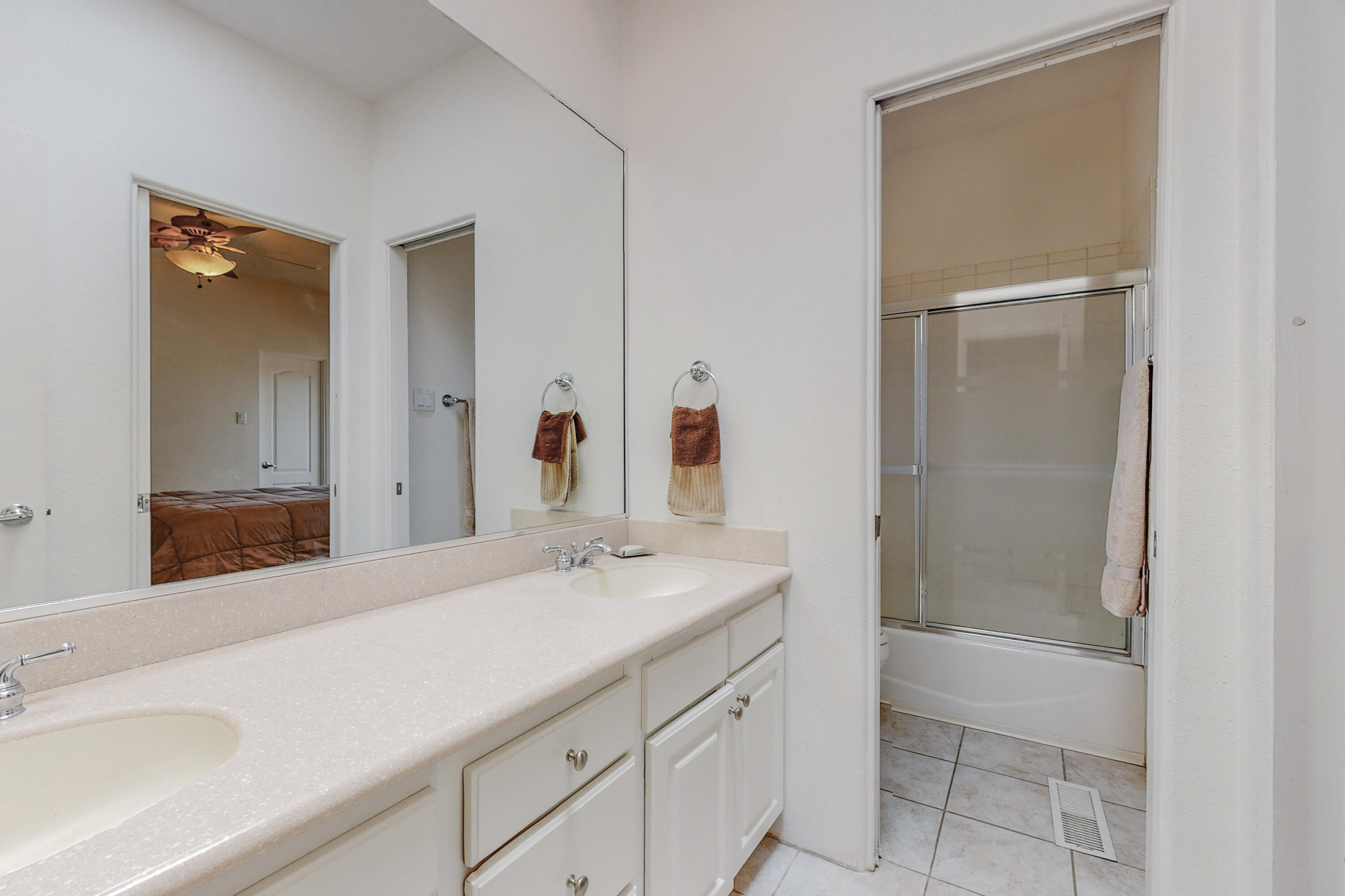 1800 Calle Del Vista Road NW