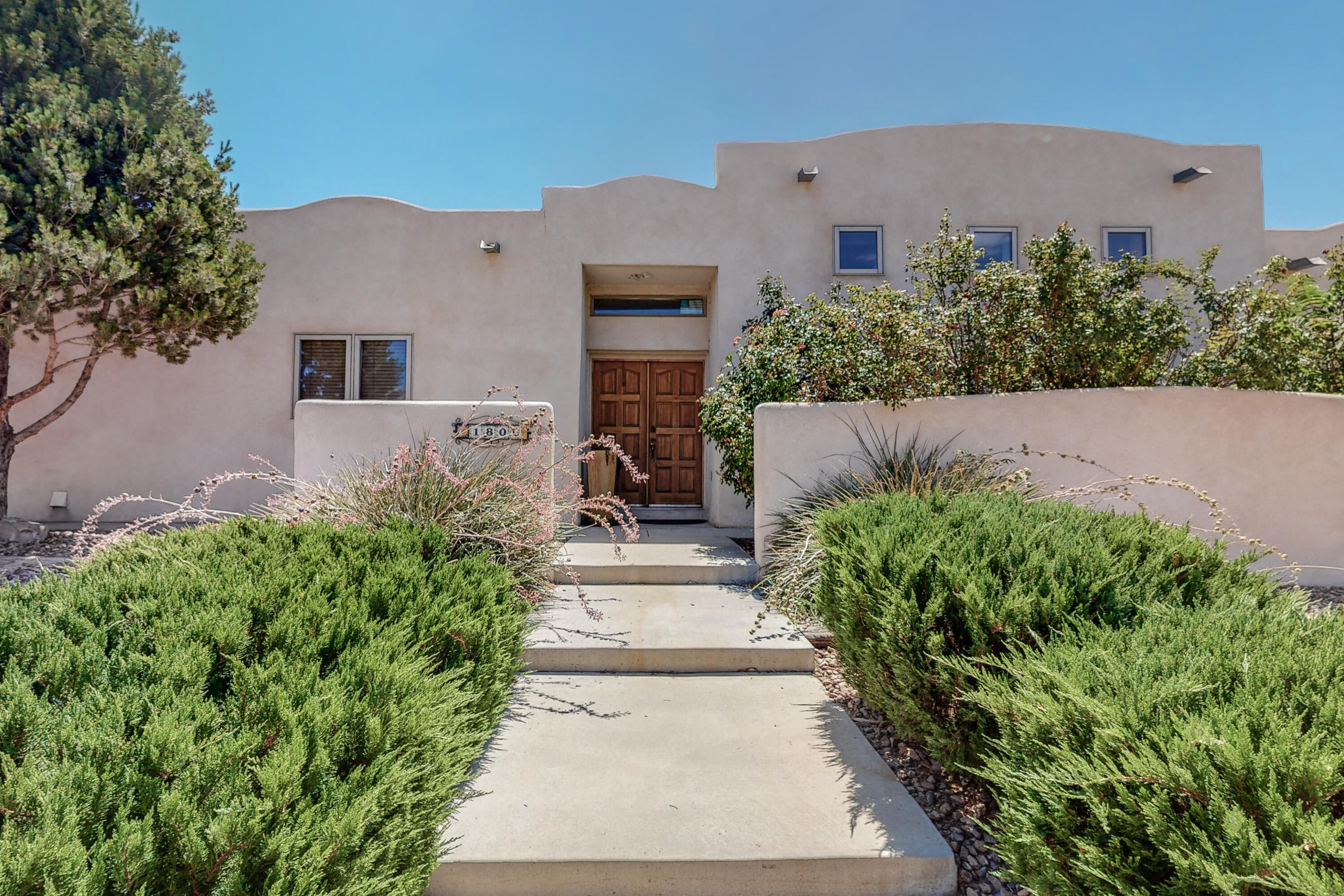 1800 Calle Del Vista Road NW
