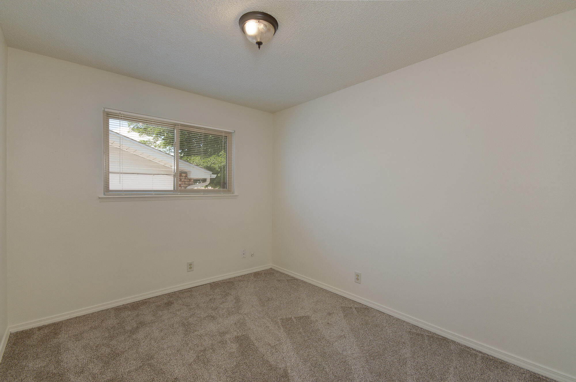 11604 PALM SPRINGS Avenue NE
