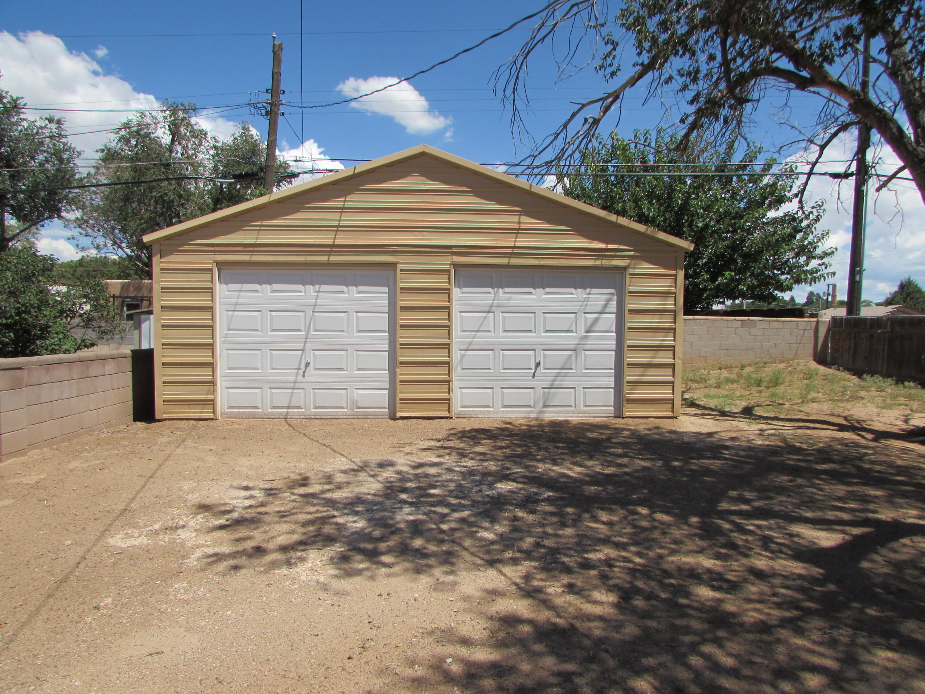 1042 BUENA VISTA Drive SE