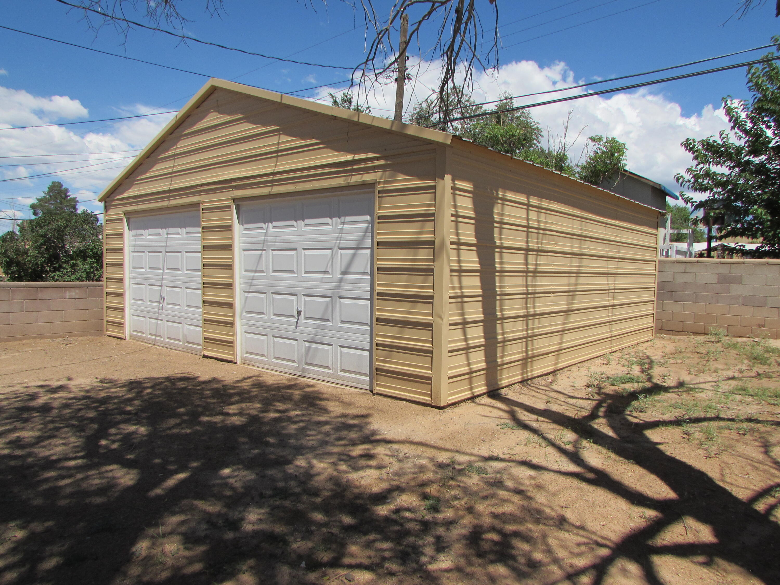 1042 BUENA VISTA Drive SE