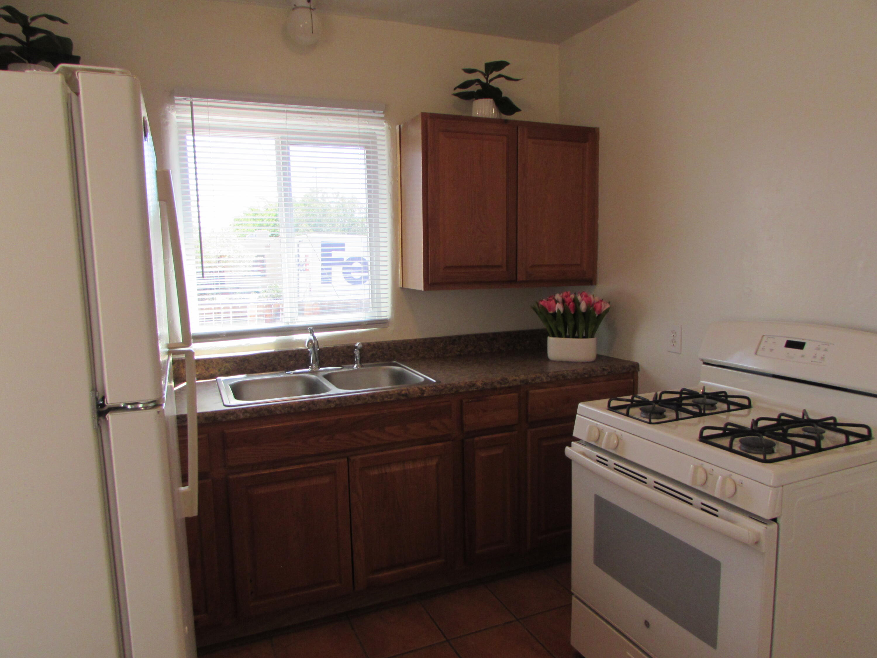 1042 BUENA VISTA Drive SE