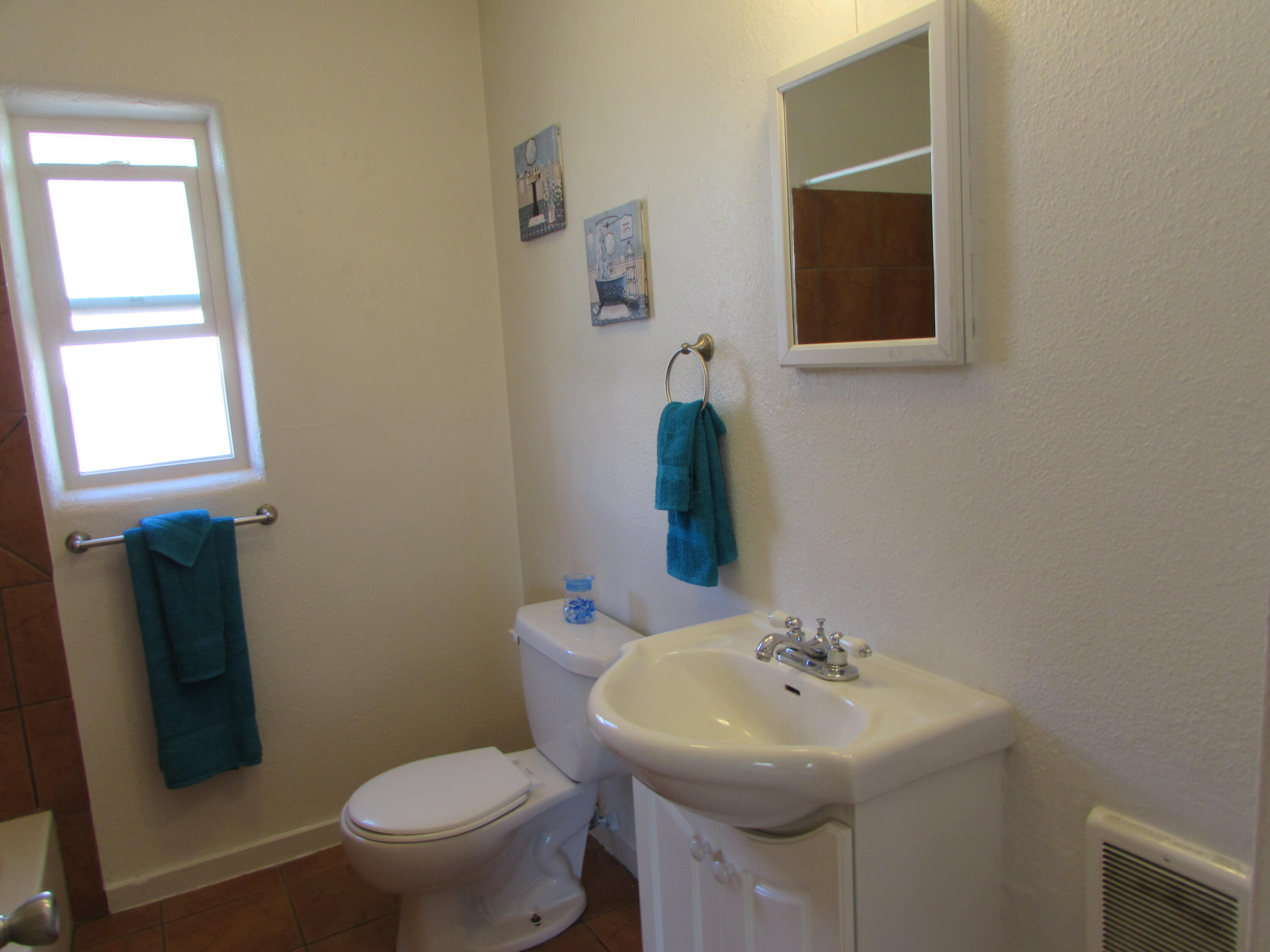 1042 BUENA VISTA Drive SE