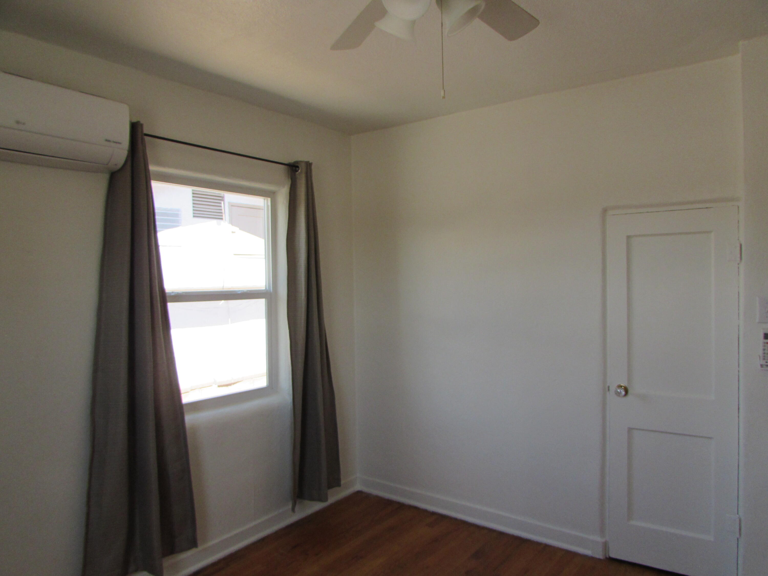1042 BUENA VISTA Drive SE