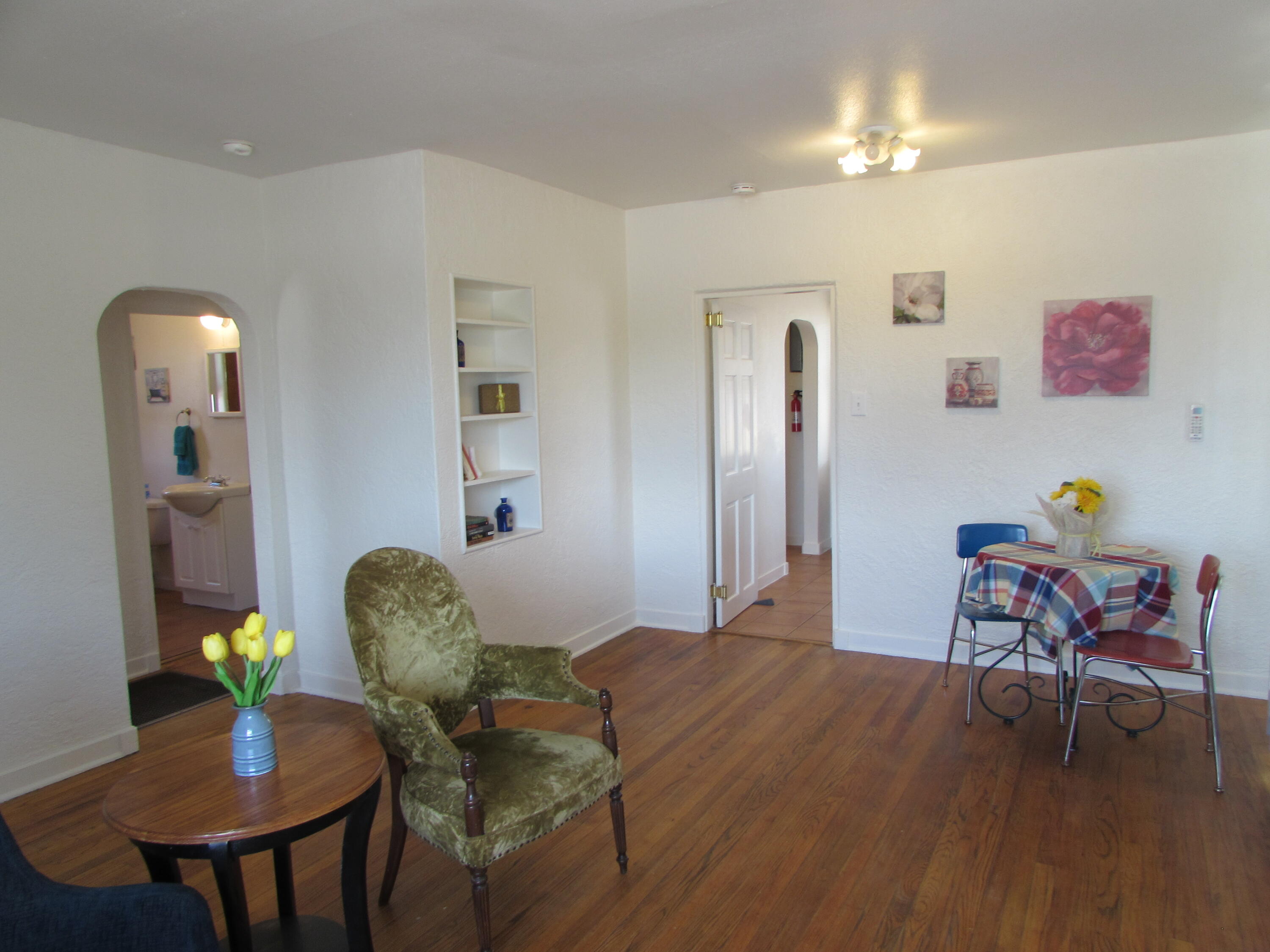 1042 BUENA VISTA Drive SE