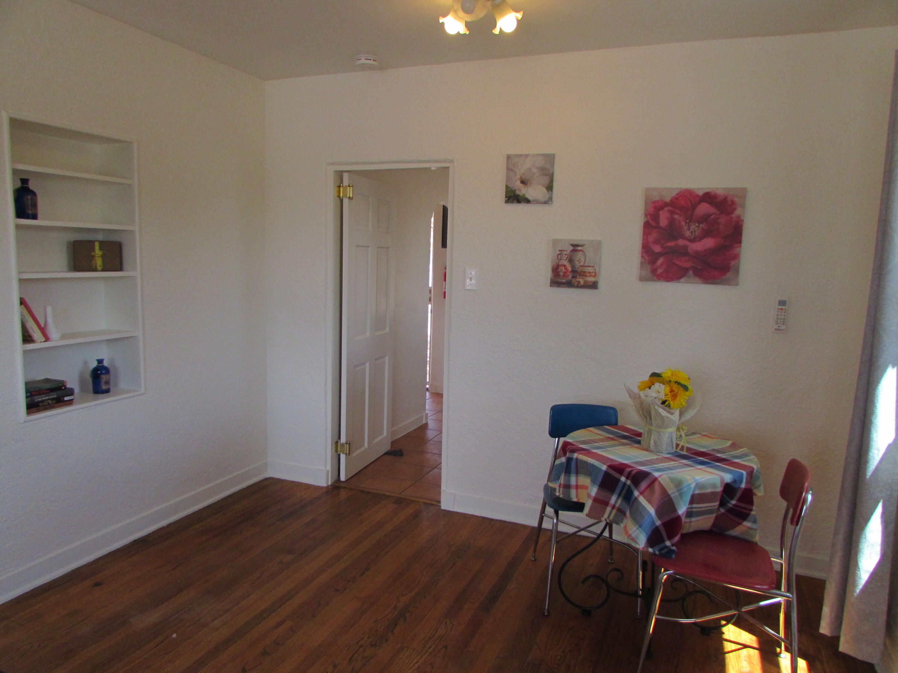 1042 BUENA VISTA Drive SE