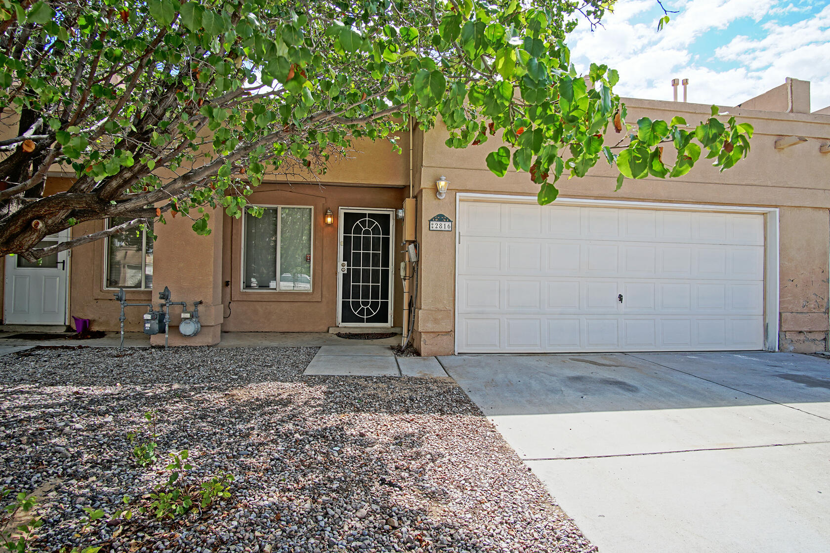 2816 QUAIL POINTE Drive NW