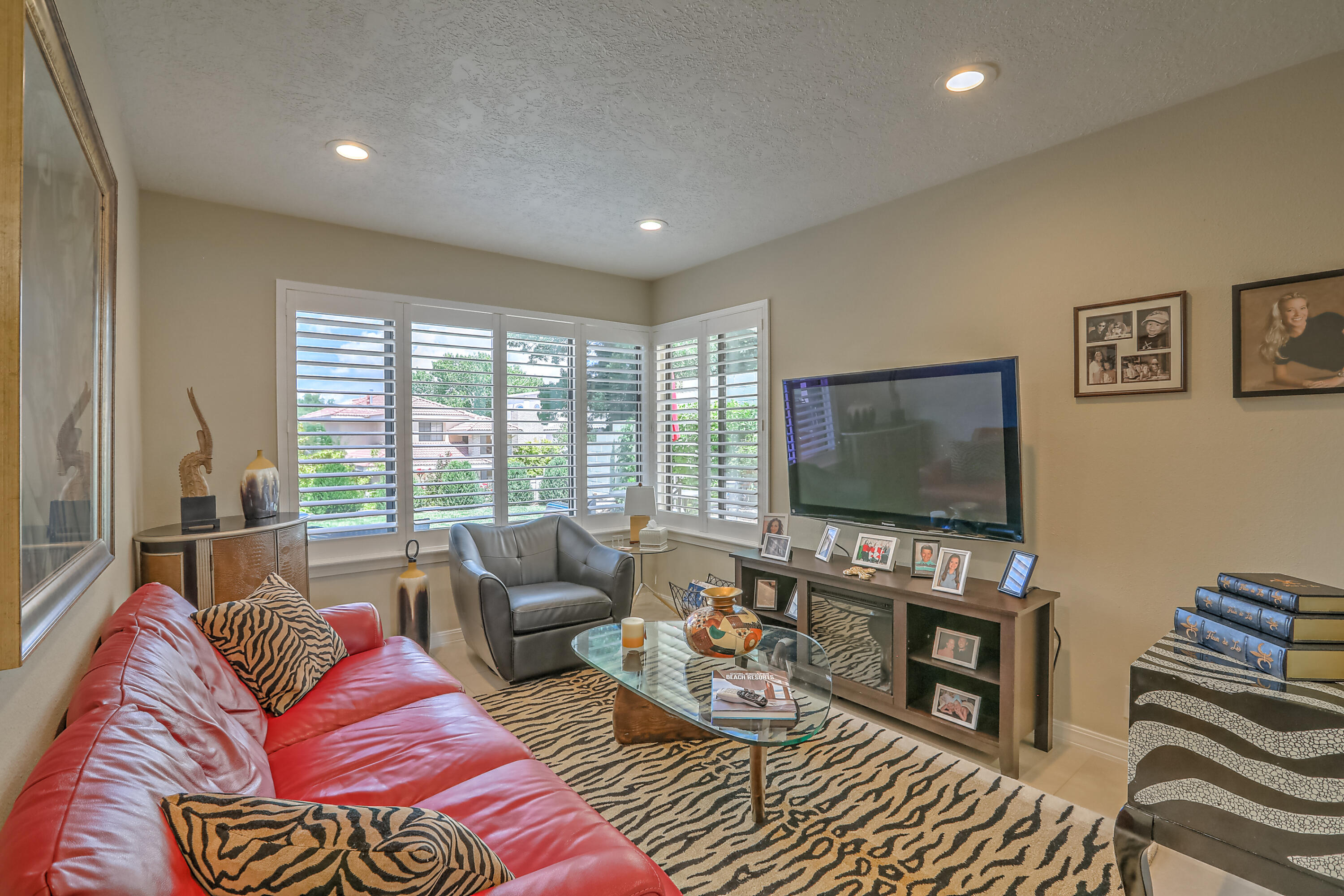10017 BRIDGEPOINTE Court NE