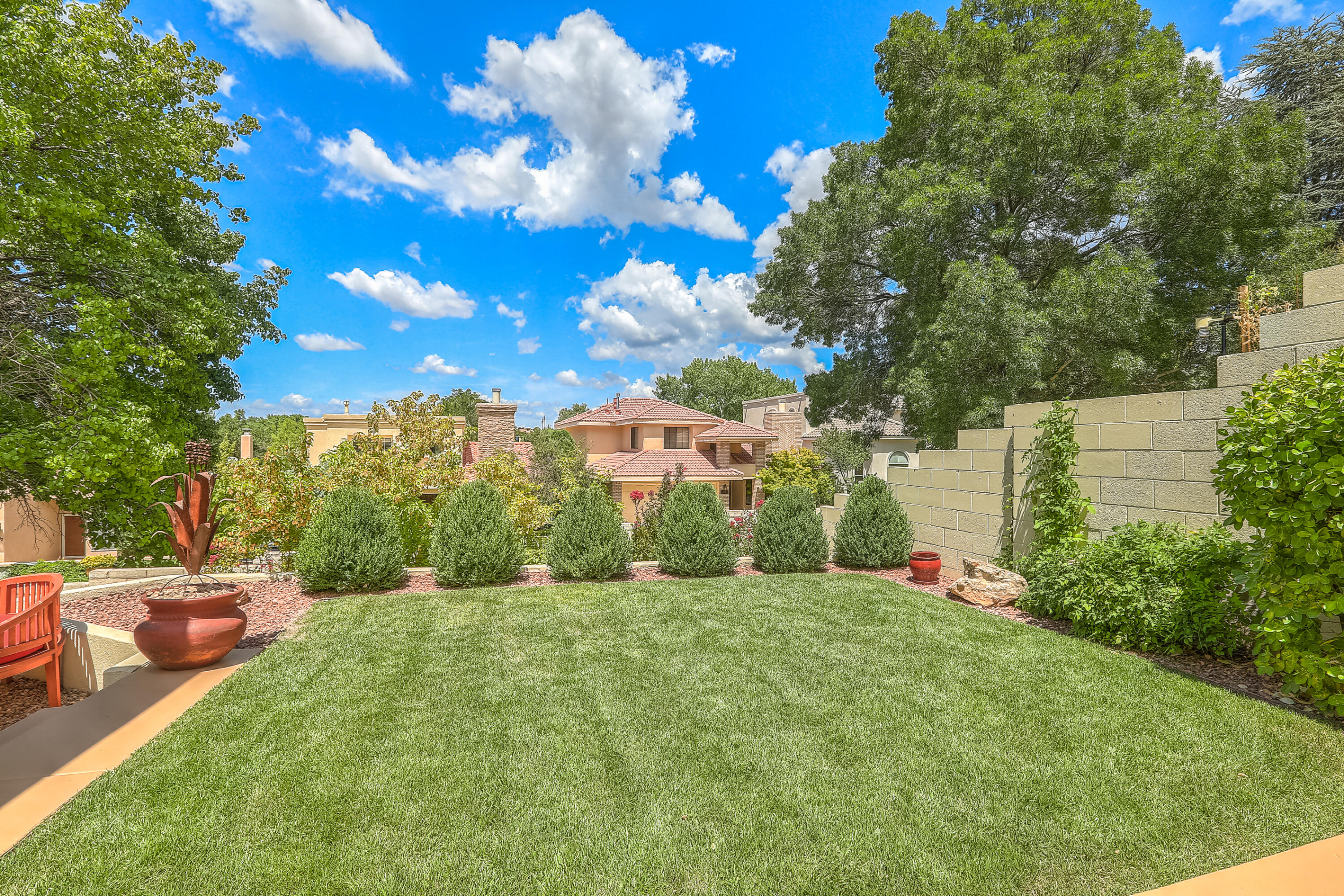 10017 BRIDGEPOINTE Court NE