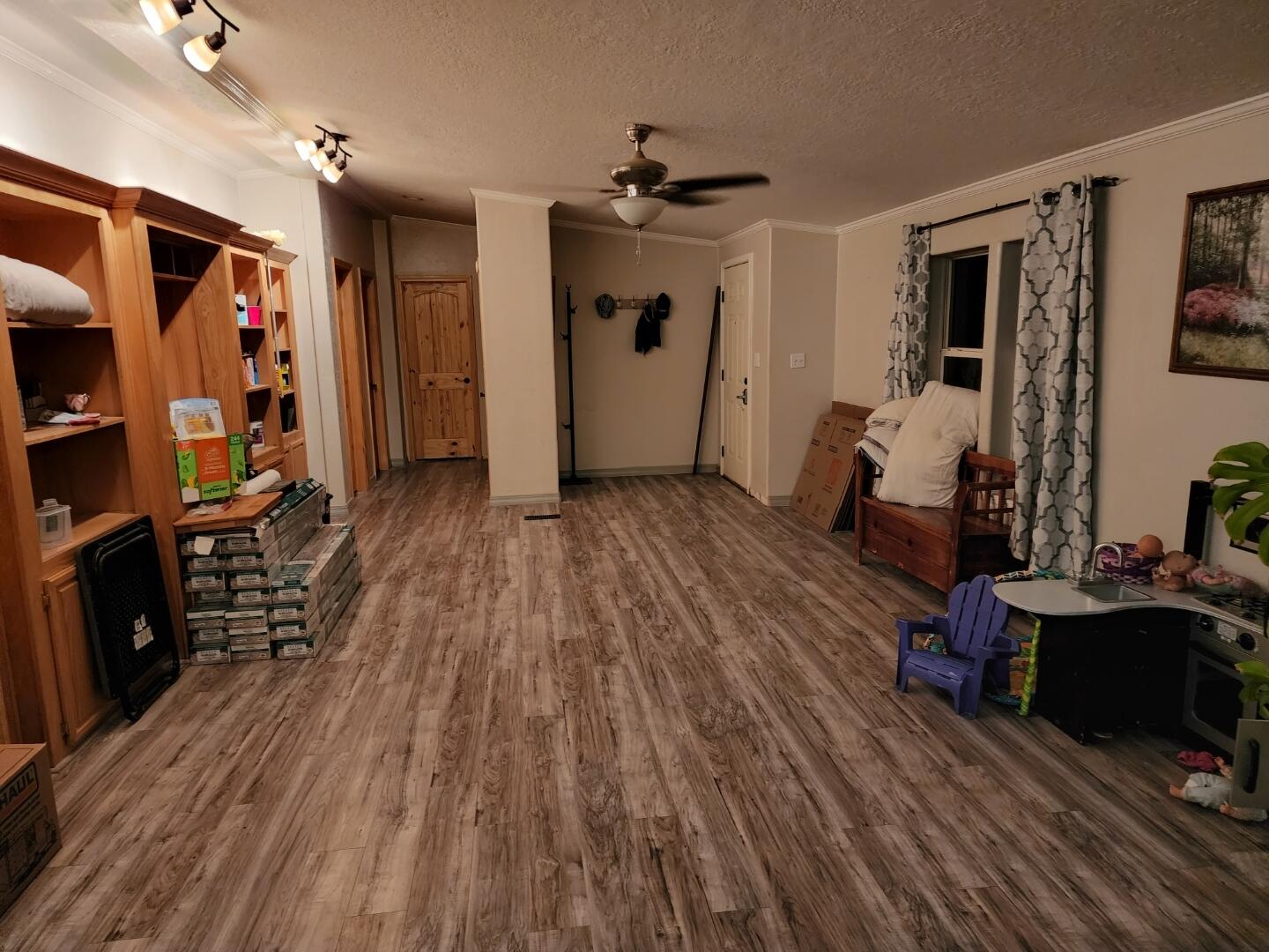 709 CEDARDALE Lane