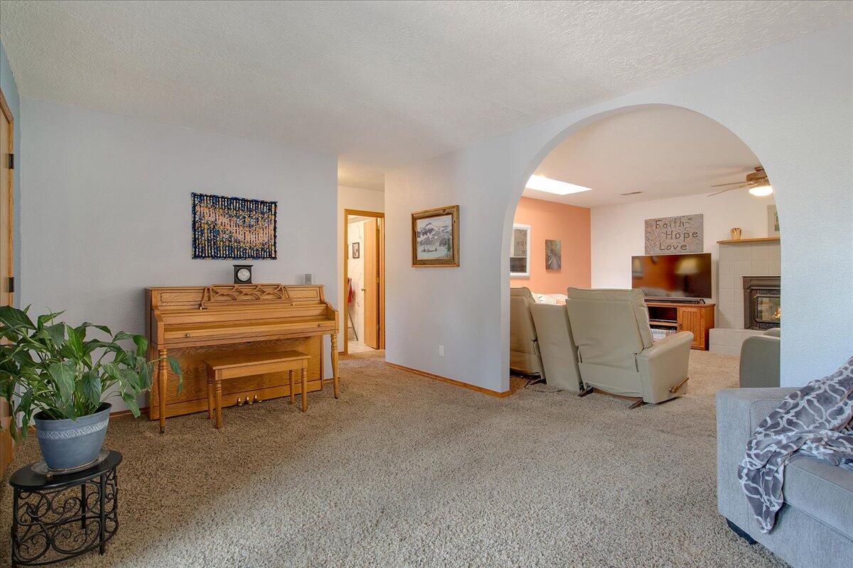 12905 GRANITE Avenue NE