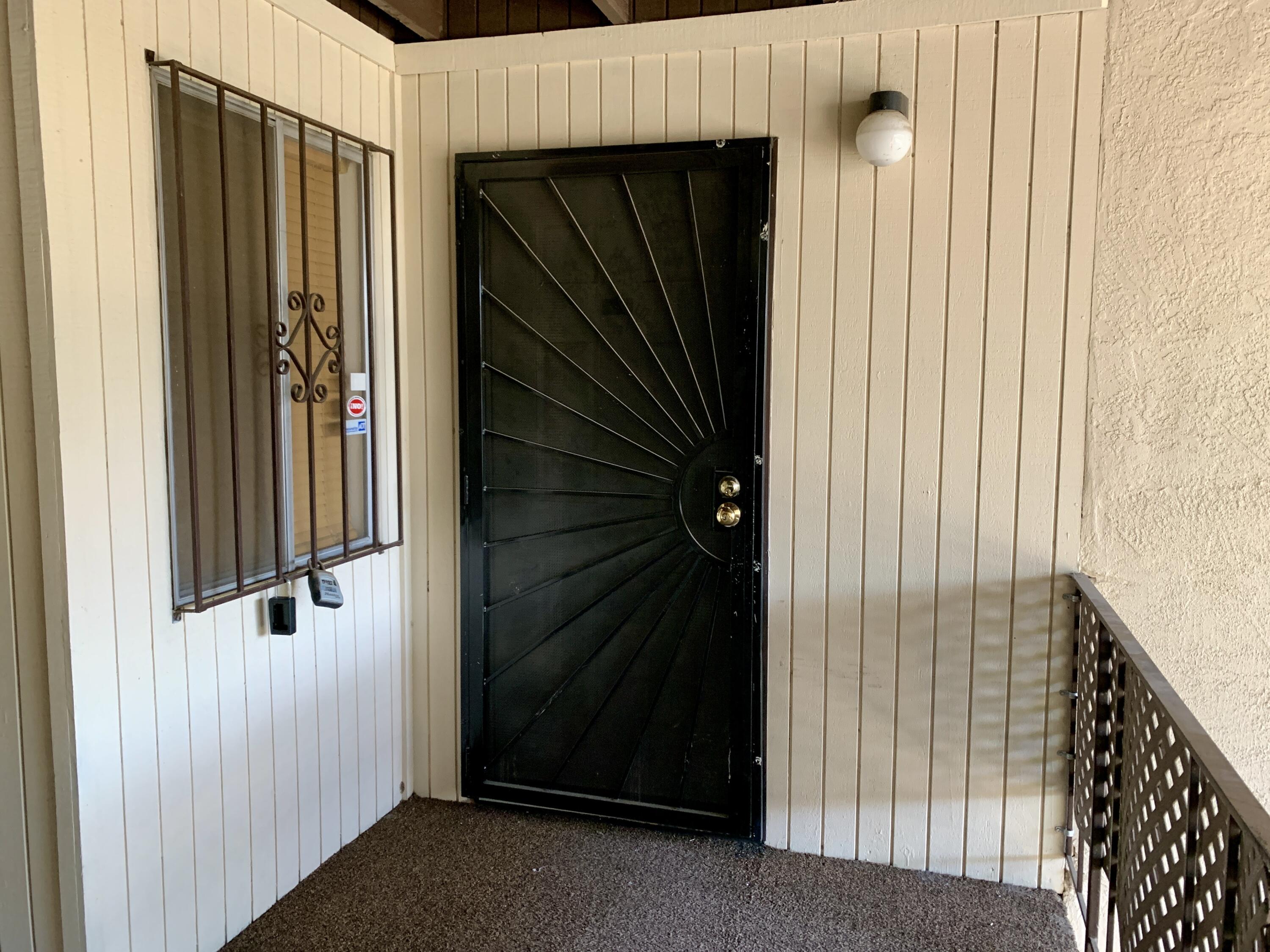 1601 PENNSYLVANIA Street NE Unit: V4