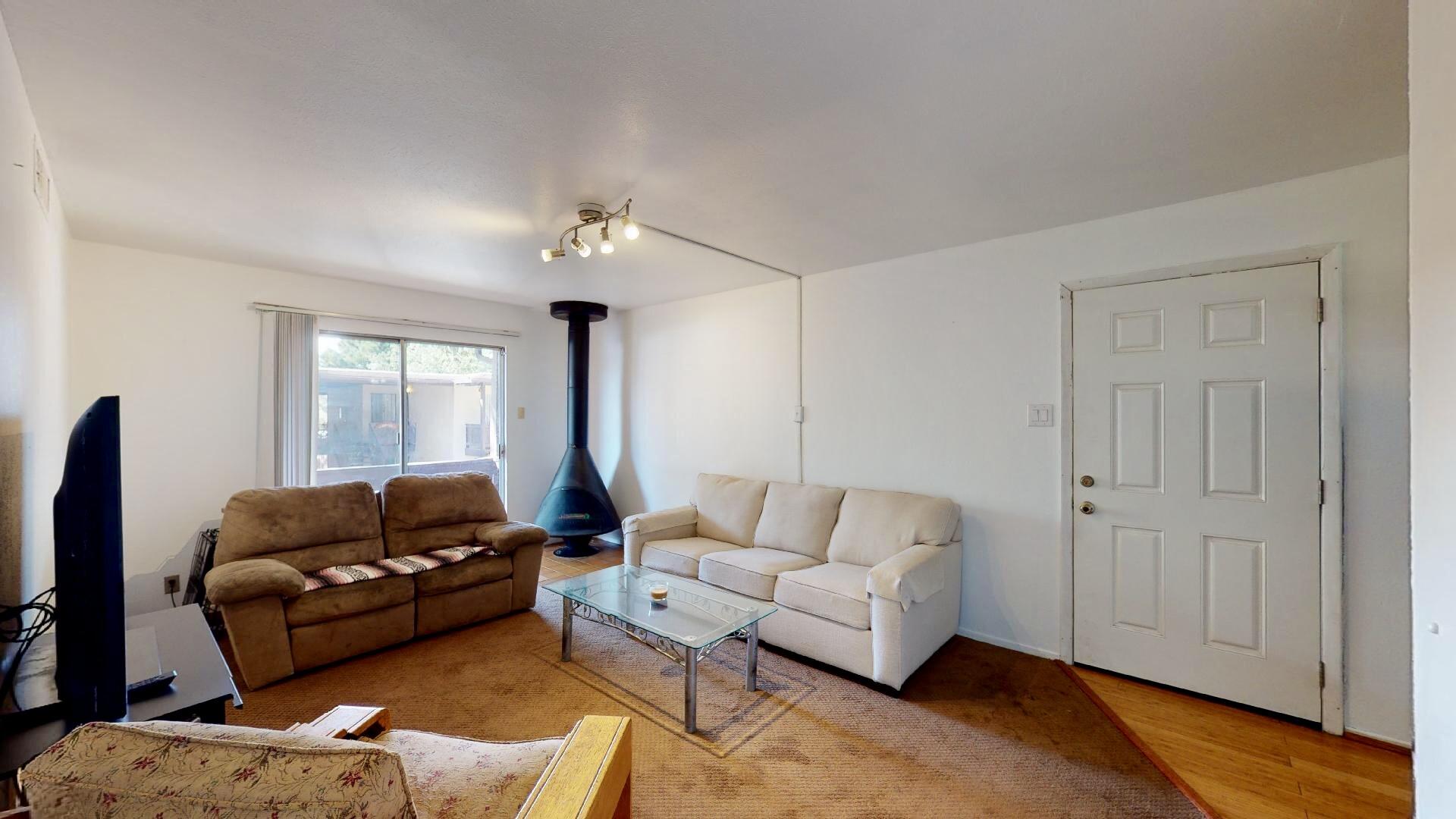 1601 PENNSYLVANIA Street NE Unit: V4