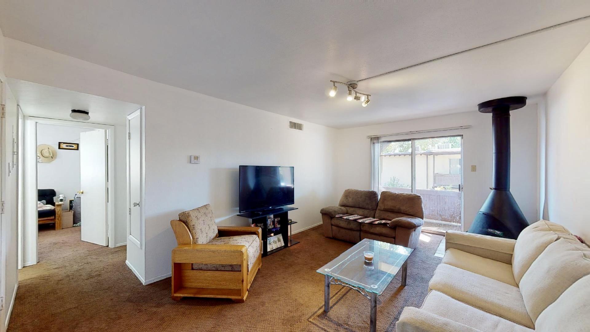 1601 PENNSYLVANIA Street NE Unit: V4