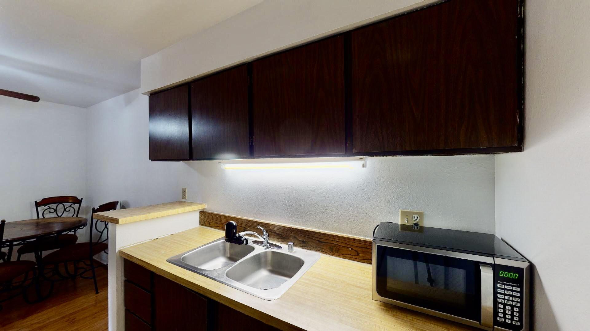 1601 PENNSYLVANIA Street NE Unit: V4