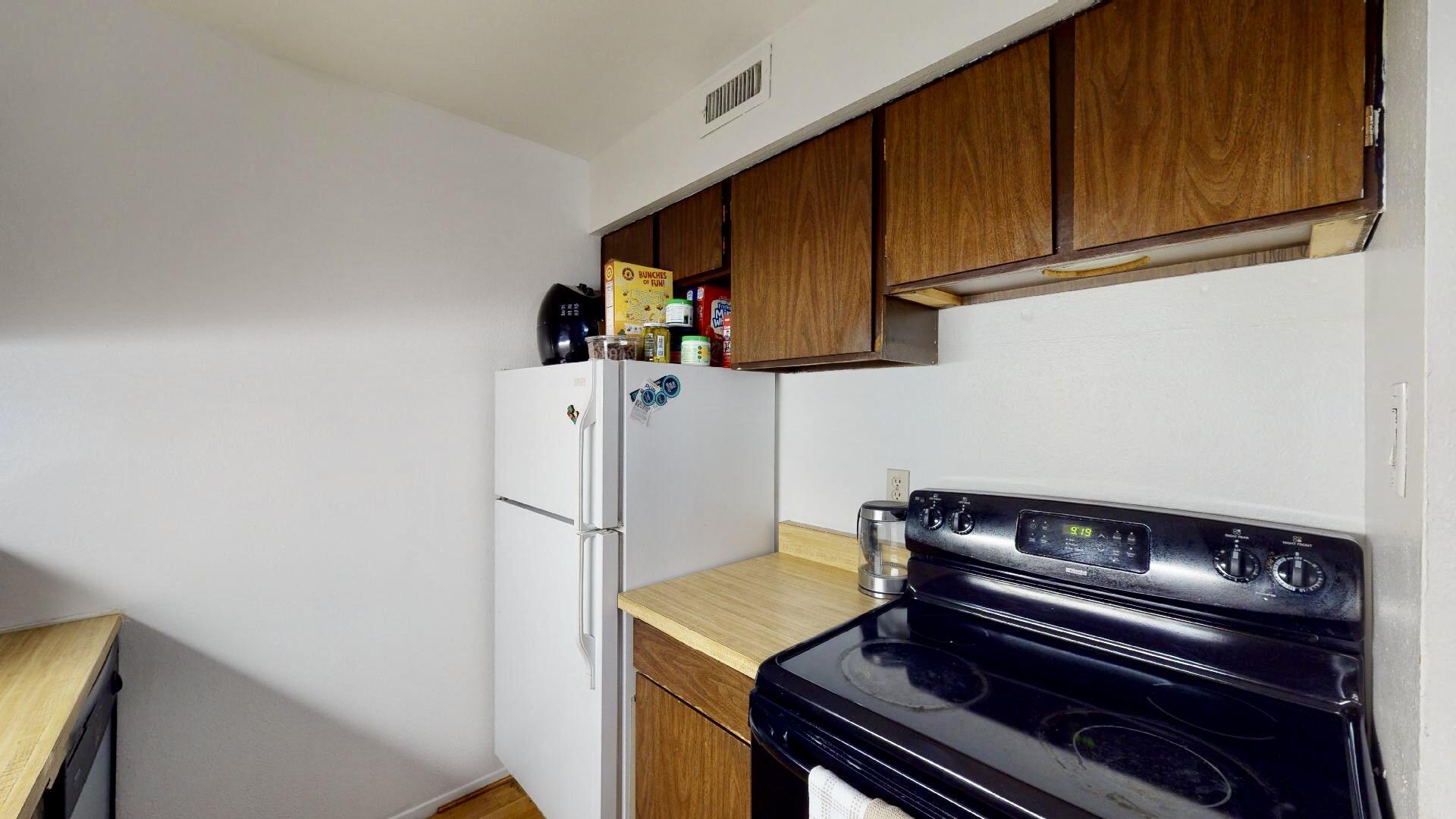 1601 PENNSYLVANIA Street NE Unit: V4